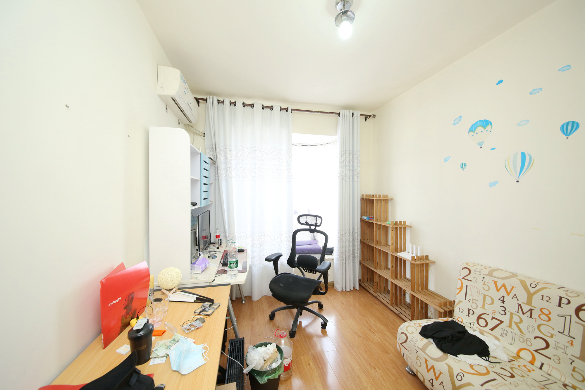 先锋东外滩  3室2厅1卫   116.00万卧室