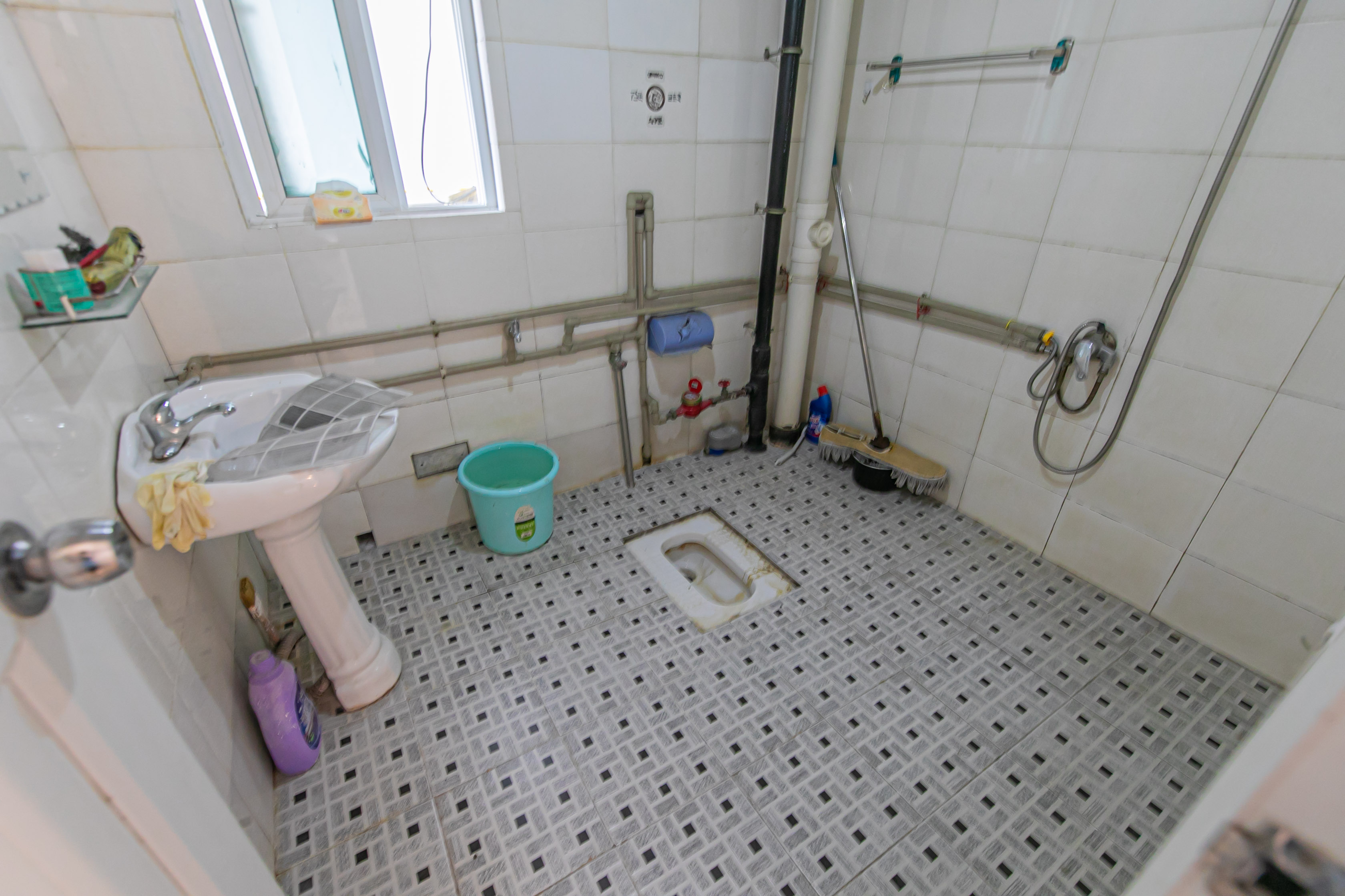 彩都公寓 2室2厅1卫 70.0万 彩都公寓 2室2厅1卫 70.0万卫生间