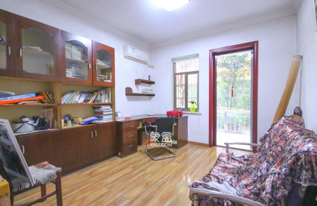 海创明珠花园 3室2厅2卫 43.0万 海创明珠花园 3室2厅2卫 43.0万客厅