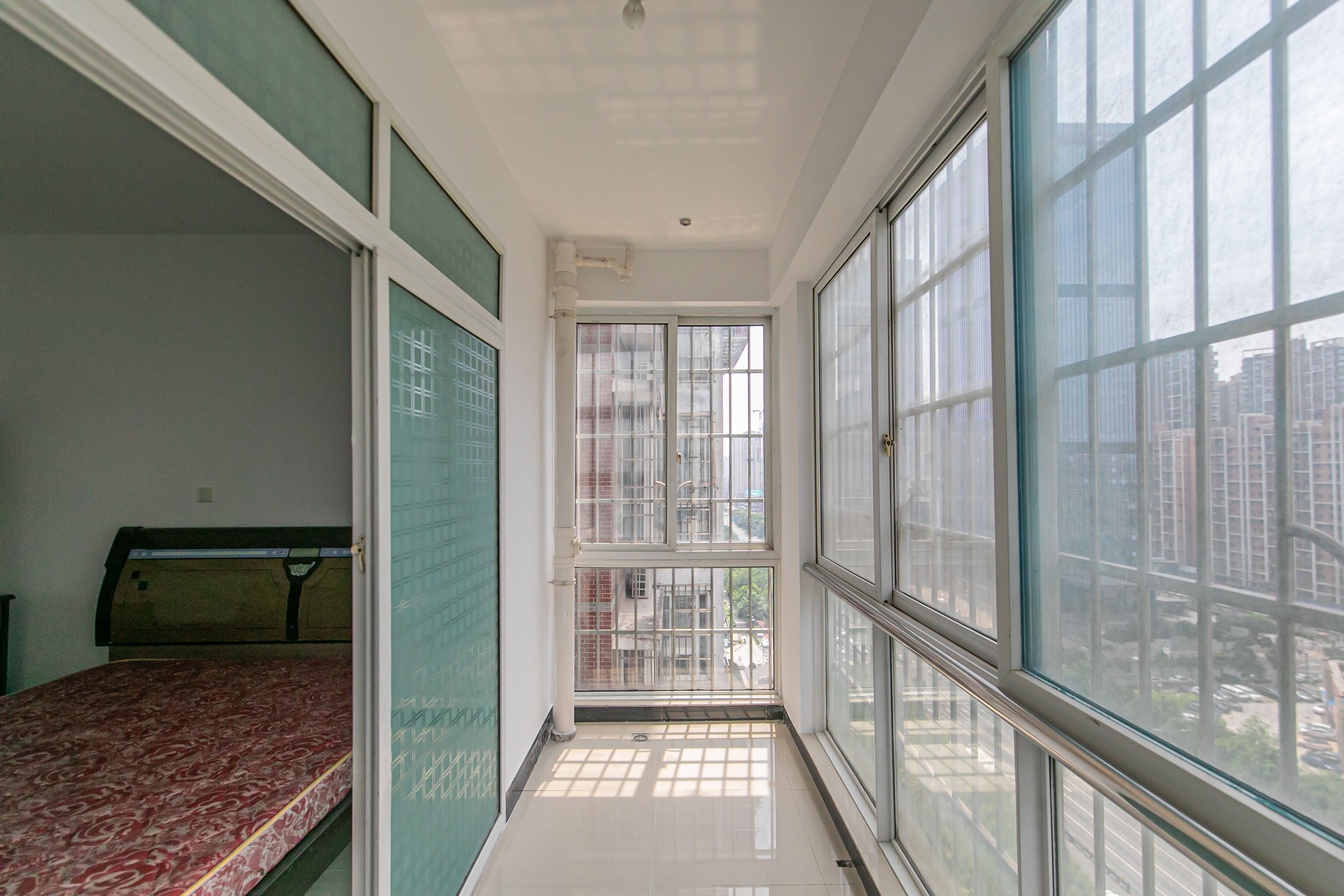 彩都公寓 2室2厅1卫 70.0万 彩都公寓 2室2厅1卫 70.0万卧室