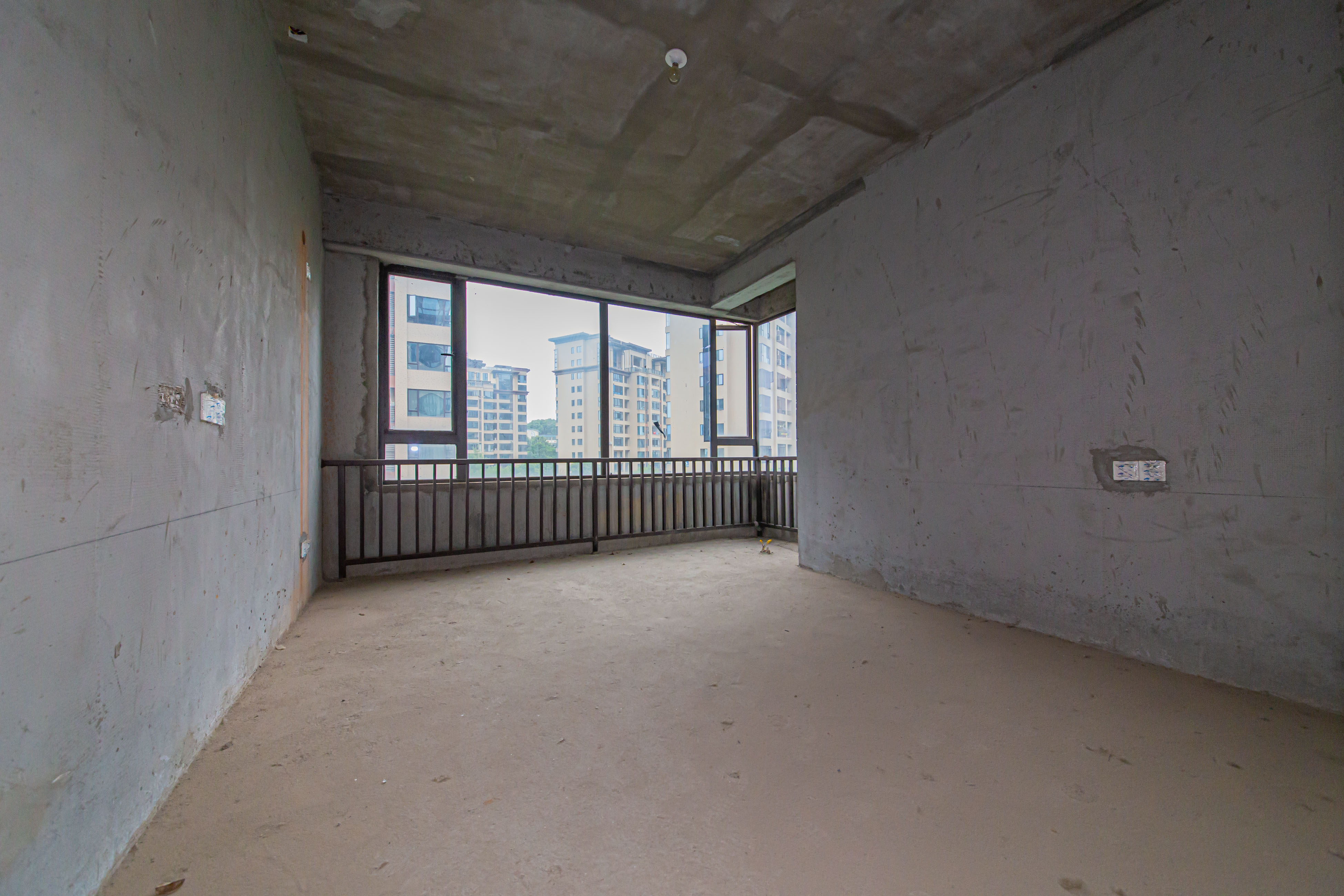 大唐印象一期云海湾  4室2厅2卫    169.0万其他