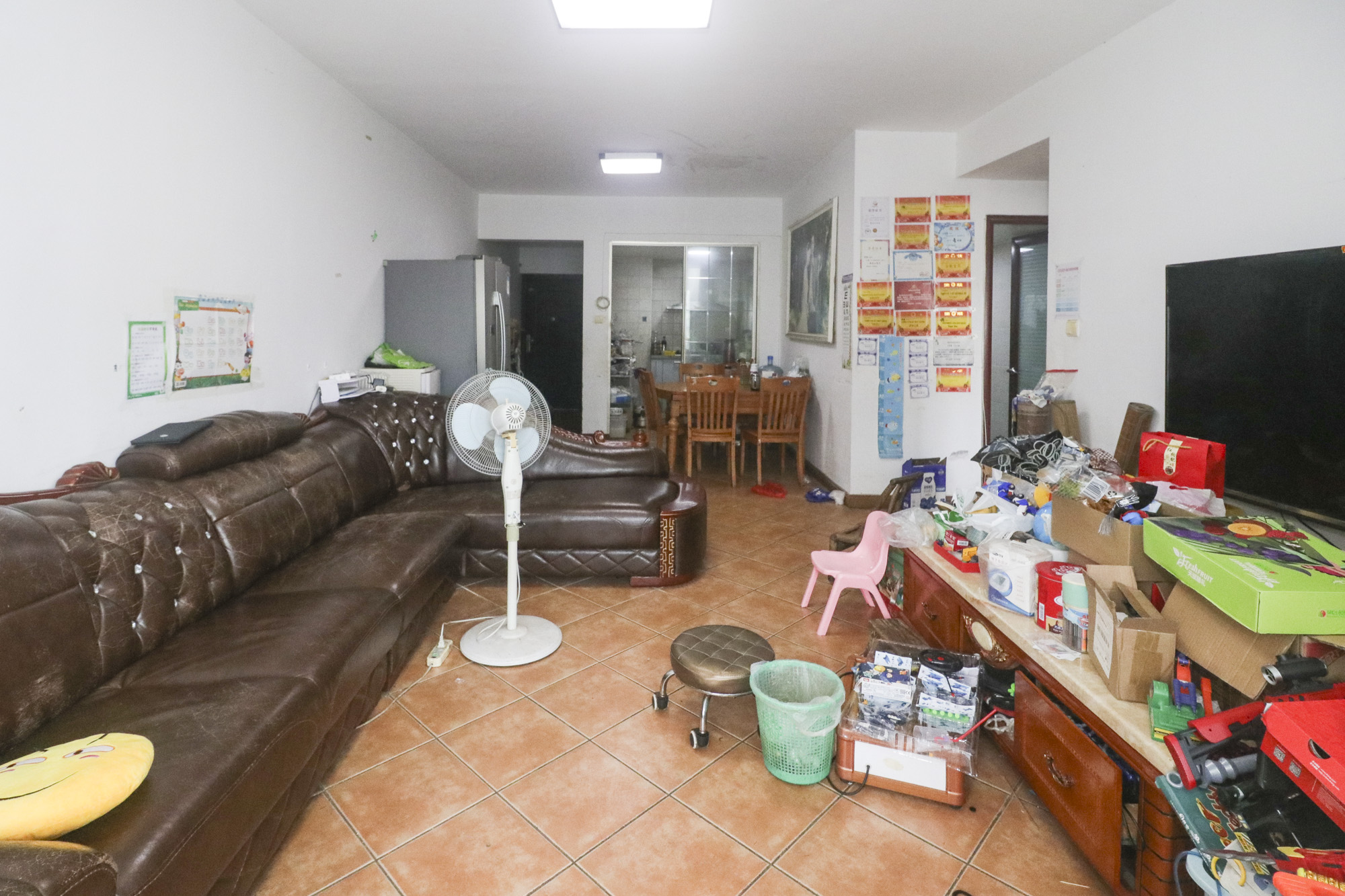 美林银谷  3室2厅1卫    138.6万 美林银谷  3室2厅1卫    138.6万客厅