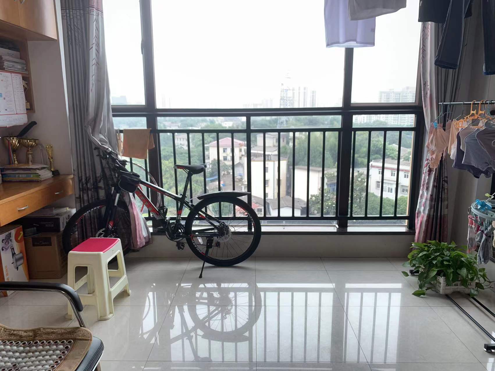 水岸花城(翠堤湾) 2室2厅1卫 45.0万 水岸花城(翠堤湾) 2室2厅1卫 45.0万客厅