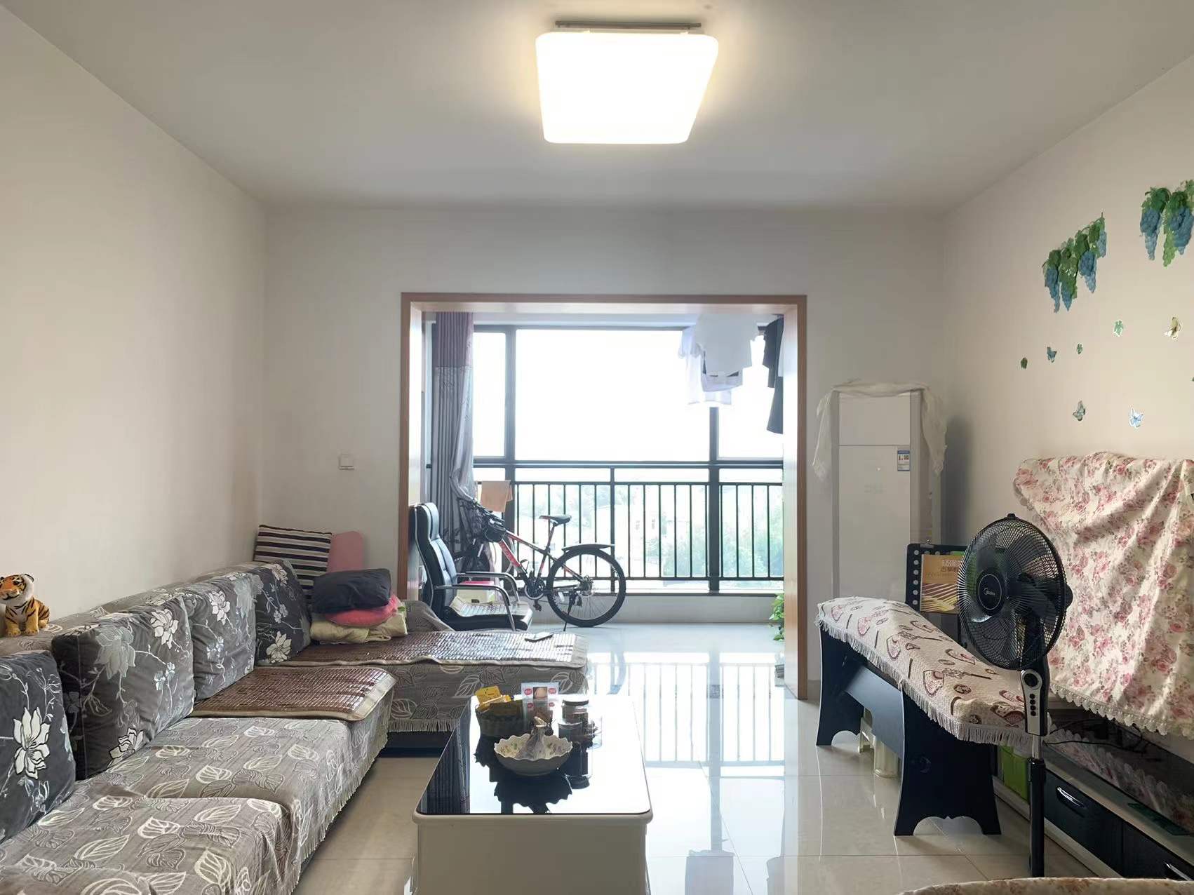 水岸花城(翠堤湾) 2室2厅1卫 45.0万 水岸花城(翠堤湾) 2室2厅1卫 45.0万客厅