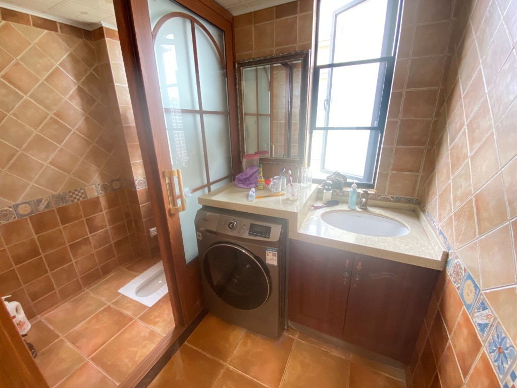 三一歌雅郡 4室2厅1卫 88.0万 三一歌雅郡 4室2厅1卫 88.0万客厅