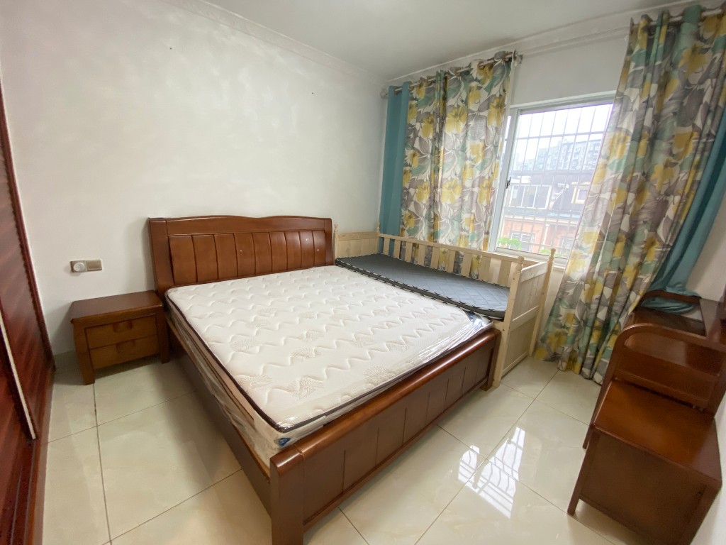 玫瑰名城玫瑰园  3室2厅1卫    68.0万 玫瑰名城玫瑰园  3室2厅1卫    68.0万客厅