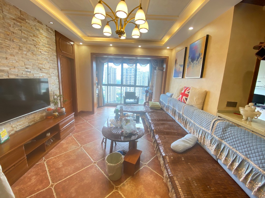 三一歌雅郡 4室2厅1卫 88.0万 三一歌雅郡 4室2厅1卫 88.0万客厅