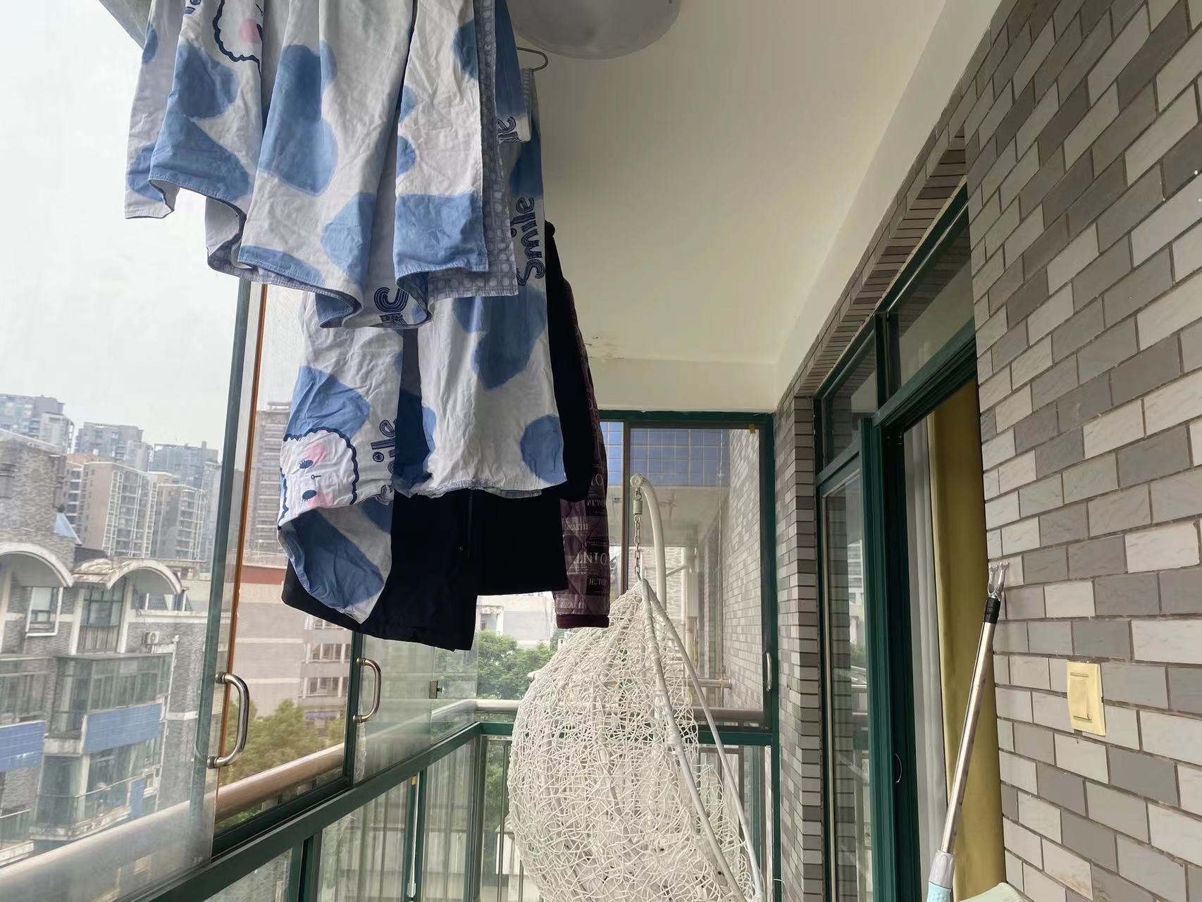 海创明珠花园 5室2厅2卫 80.0万 海创明珠花园 5室2厅2卫 80.0万客厅