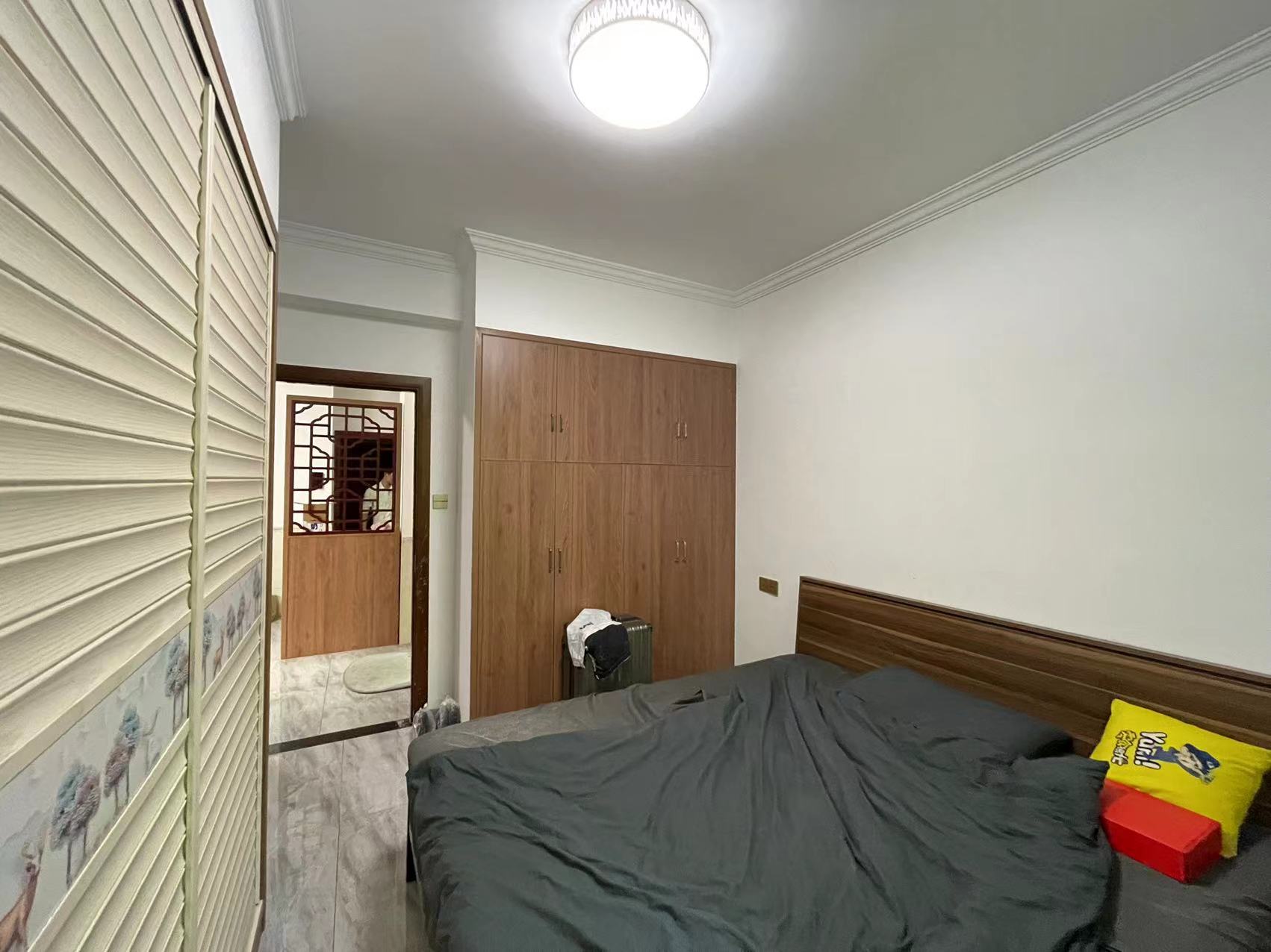 泰山公馆 2室2厅1卫 56.8万 泰山公馆 2室2厅1卫 56.8万客厅