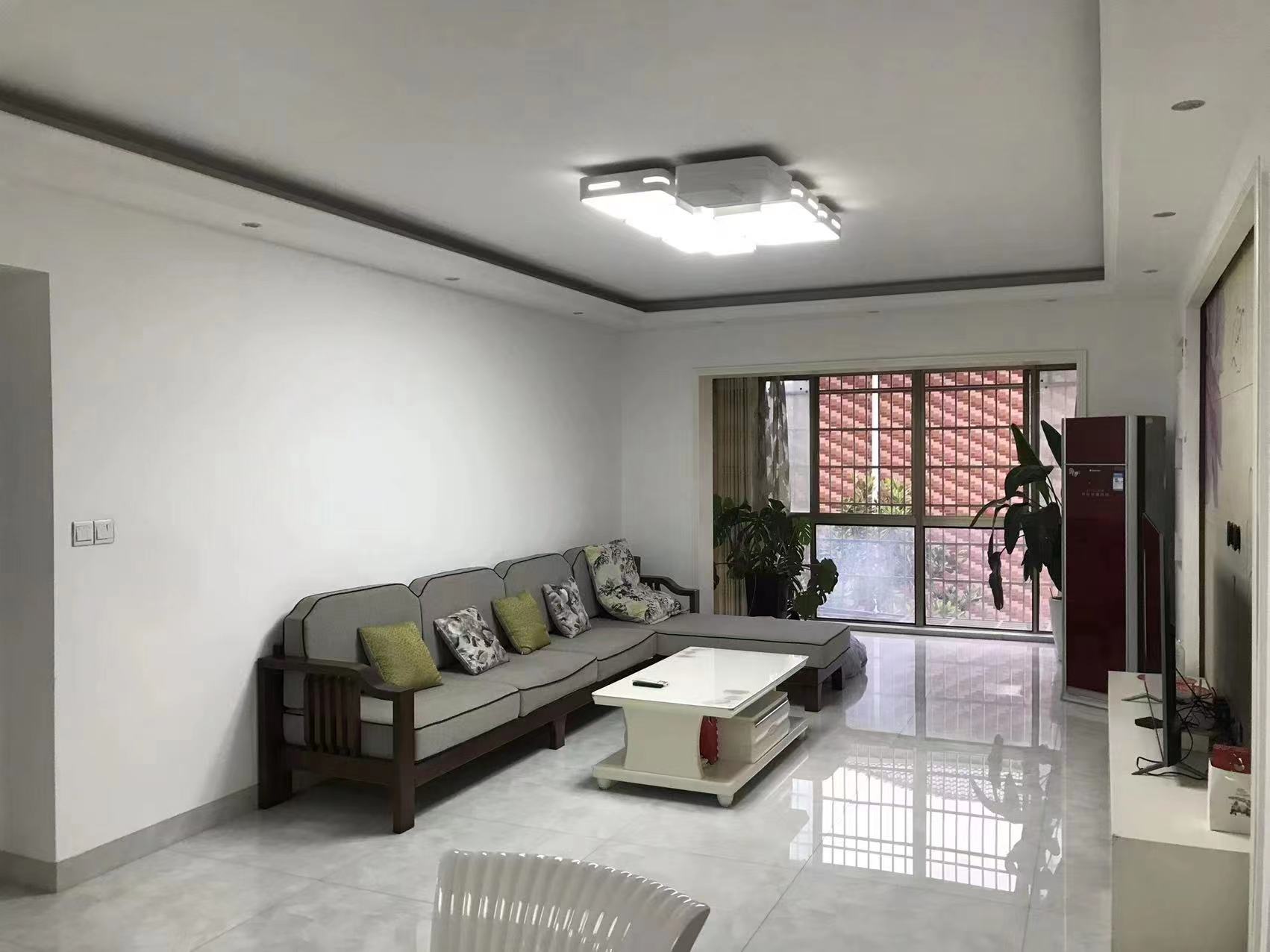 城发翠庭苑  3室2厅2卫    68.8万 城发翠庭苑  3室2厅2卫    68.8万