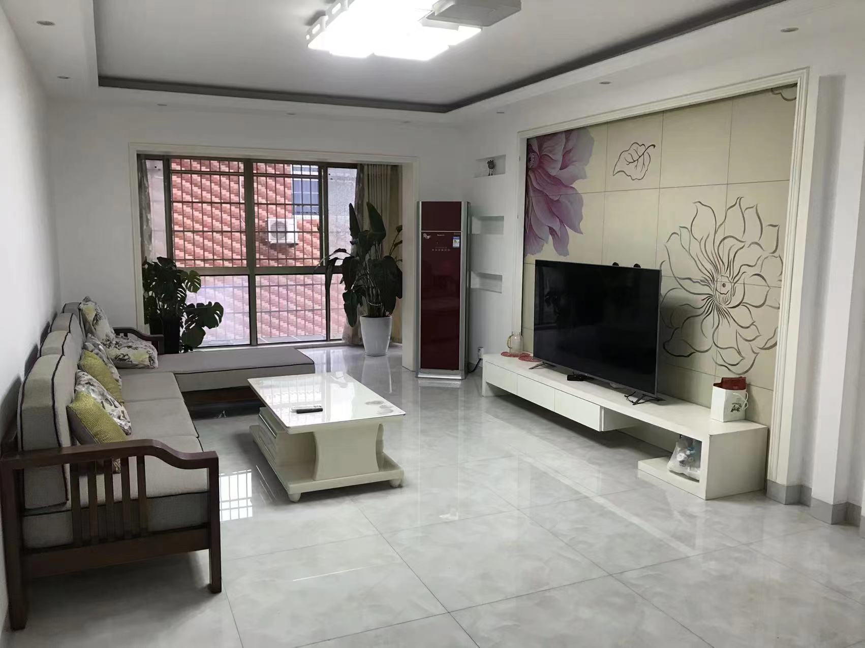 城发翠庭苑 3室2厅2卫 68.8万 城发翠庭苑 3室2厅2卫 68.8万客厅