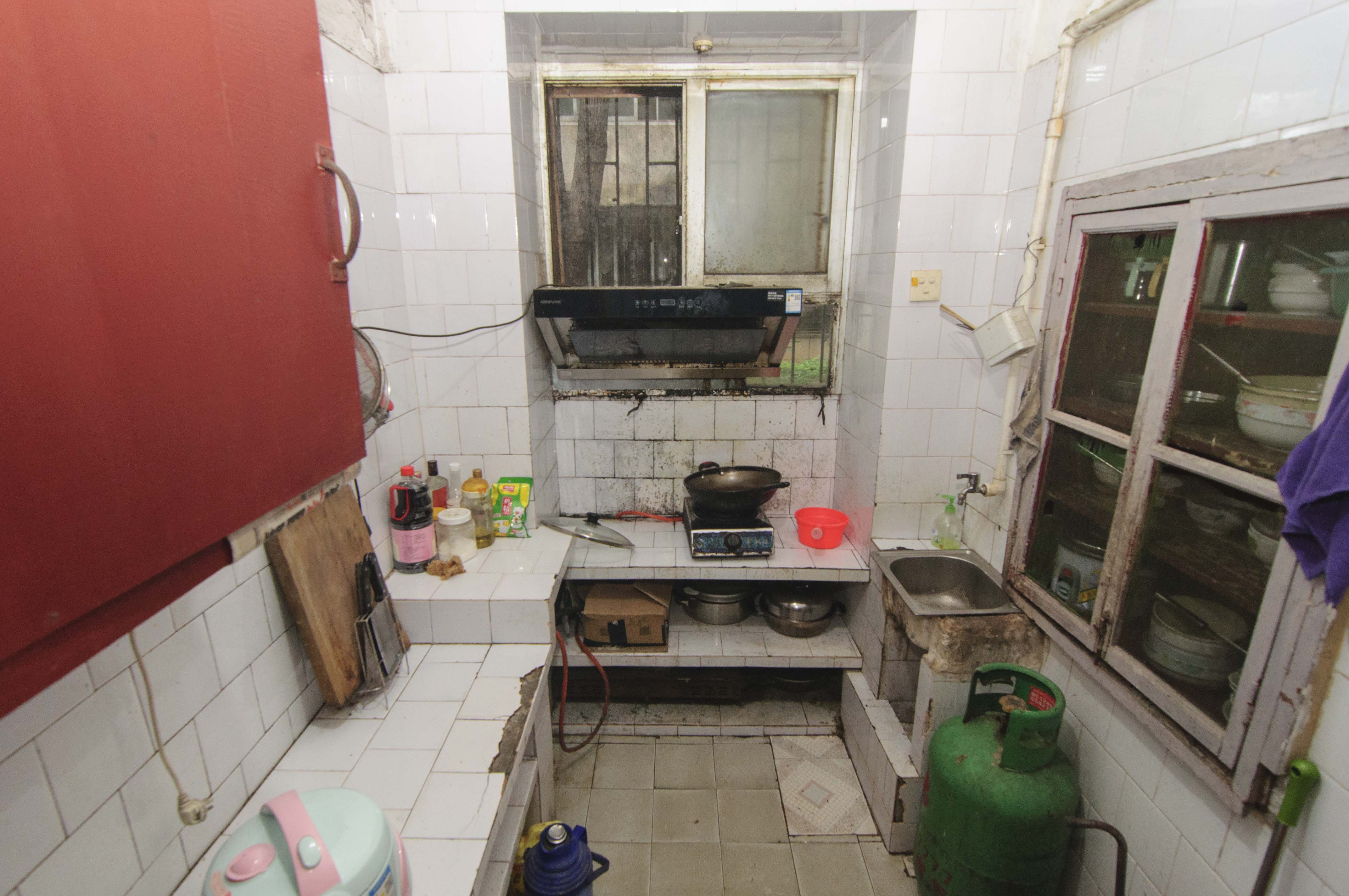 湖南邮电职业技术学院  2室1厅1卫    55.0万厨房