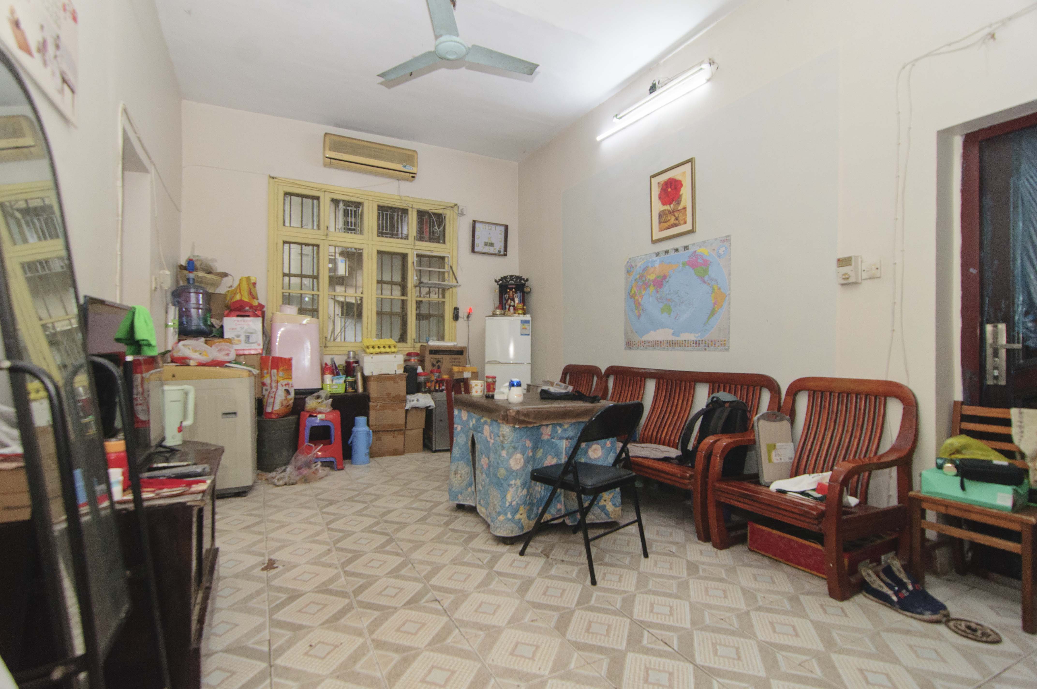 湖南邮电职业技术学院  2室1厅1卫    55.0万客厅