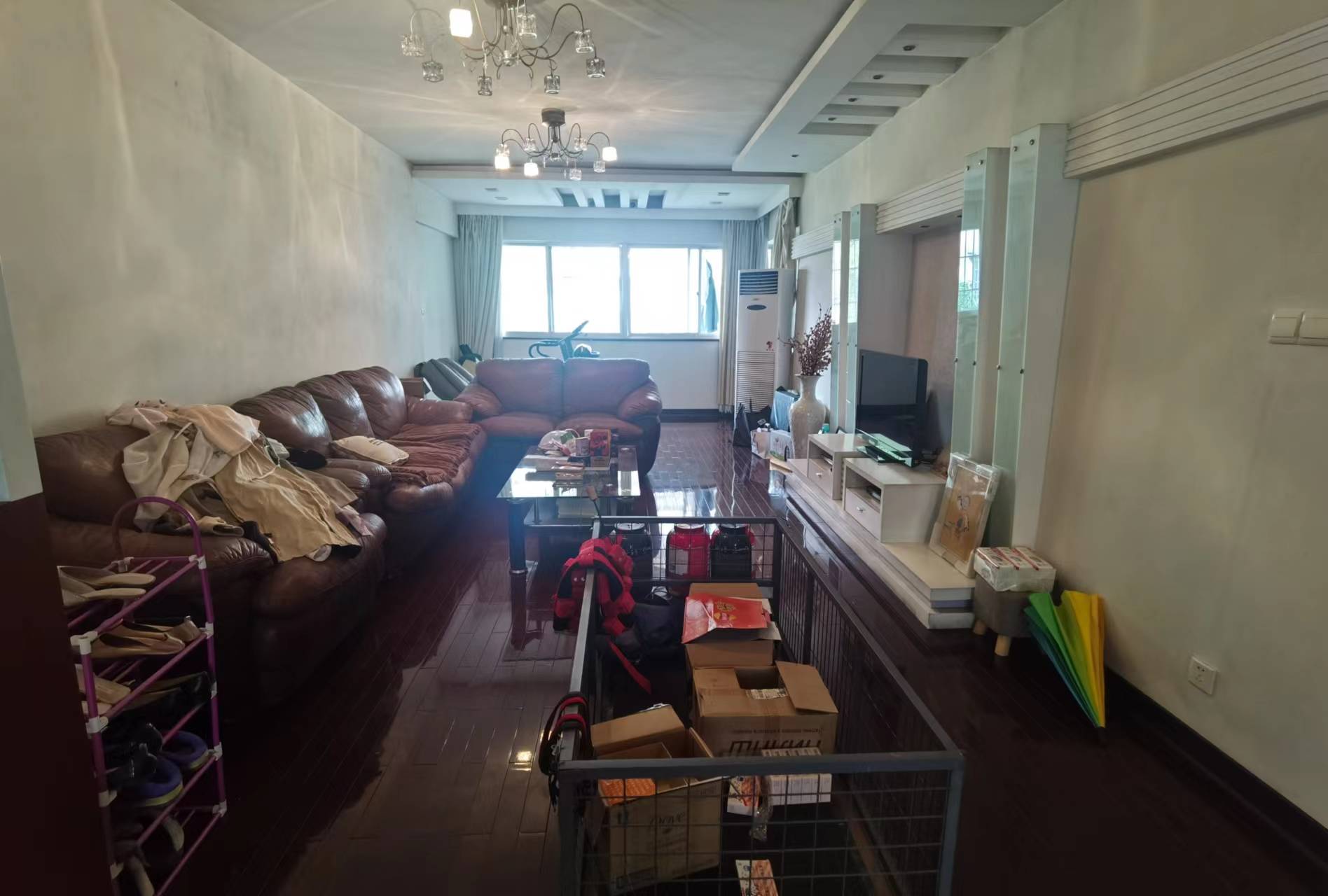邮政二村  3室2厅2卫   58.80万客厅