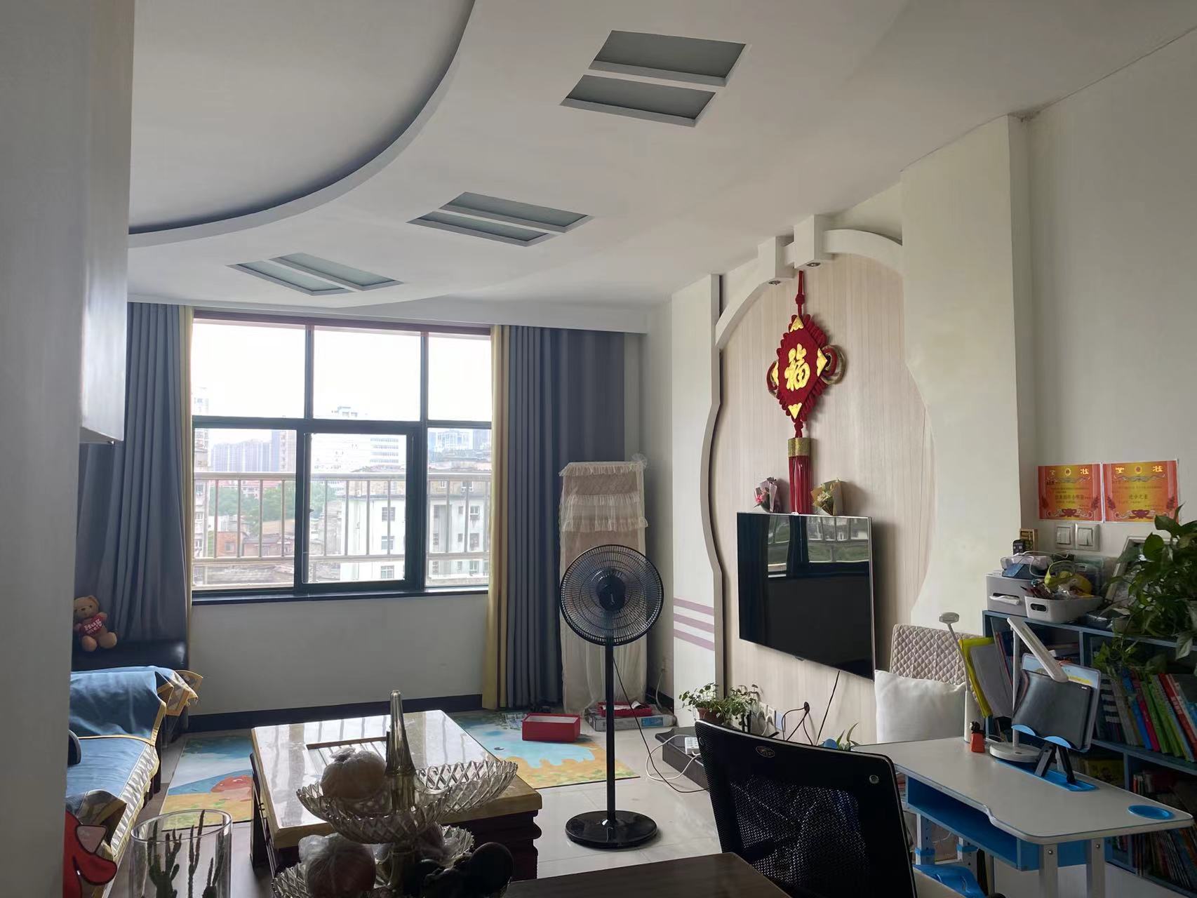 海创明珠花园 5室2厅2卫 80.0万 海创明珠花园 5室2厅2卫 80.0万客厅