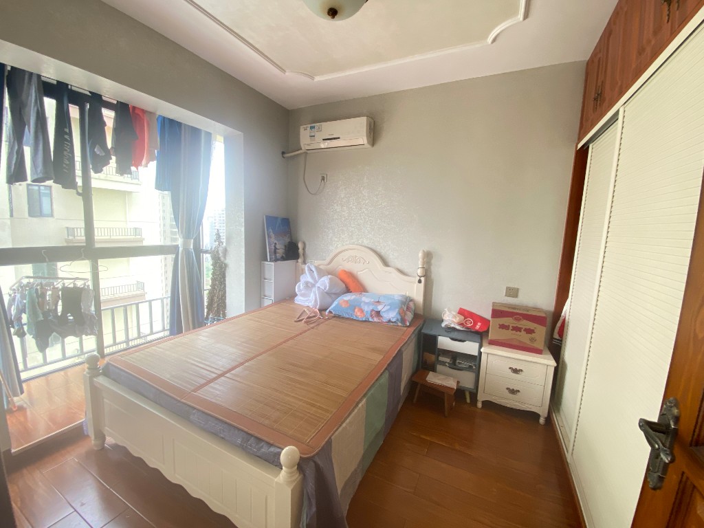 三一歌雅郡 4室2厅1卫 88.0万 三一歌雅郡 4室2厅1卫 88.0万客厅