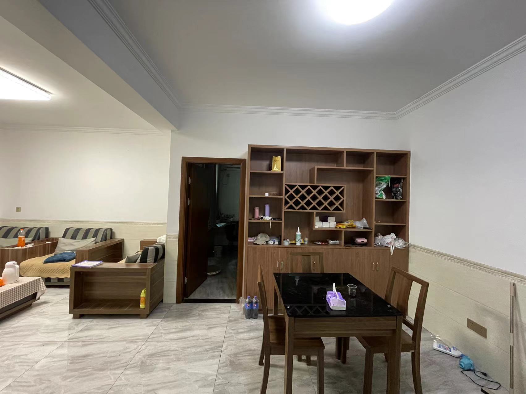 泰山公馆 2室2厅1卫 56.8万 泰山公馆 2室2厅1卫 56.8万客厅