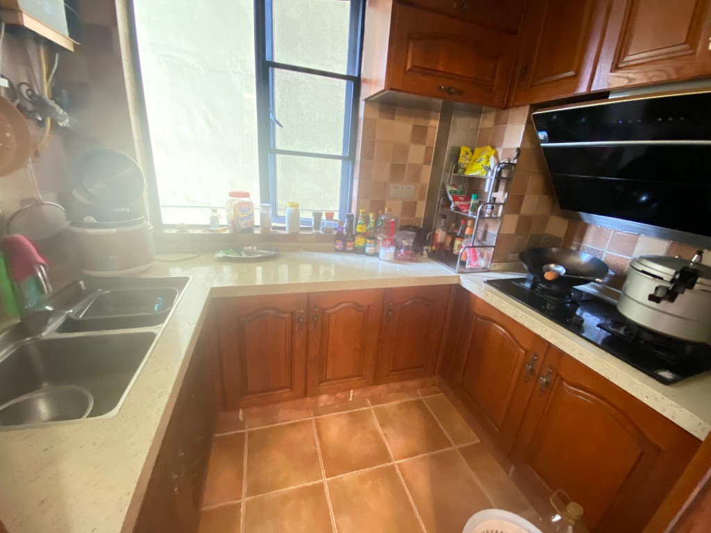 三一歌雅郡 4室2厅1卫 88.0万 三一歌雅郡 4室2厅1卫 88.0万客厅