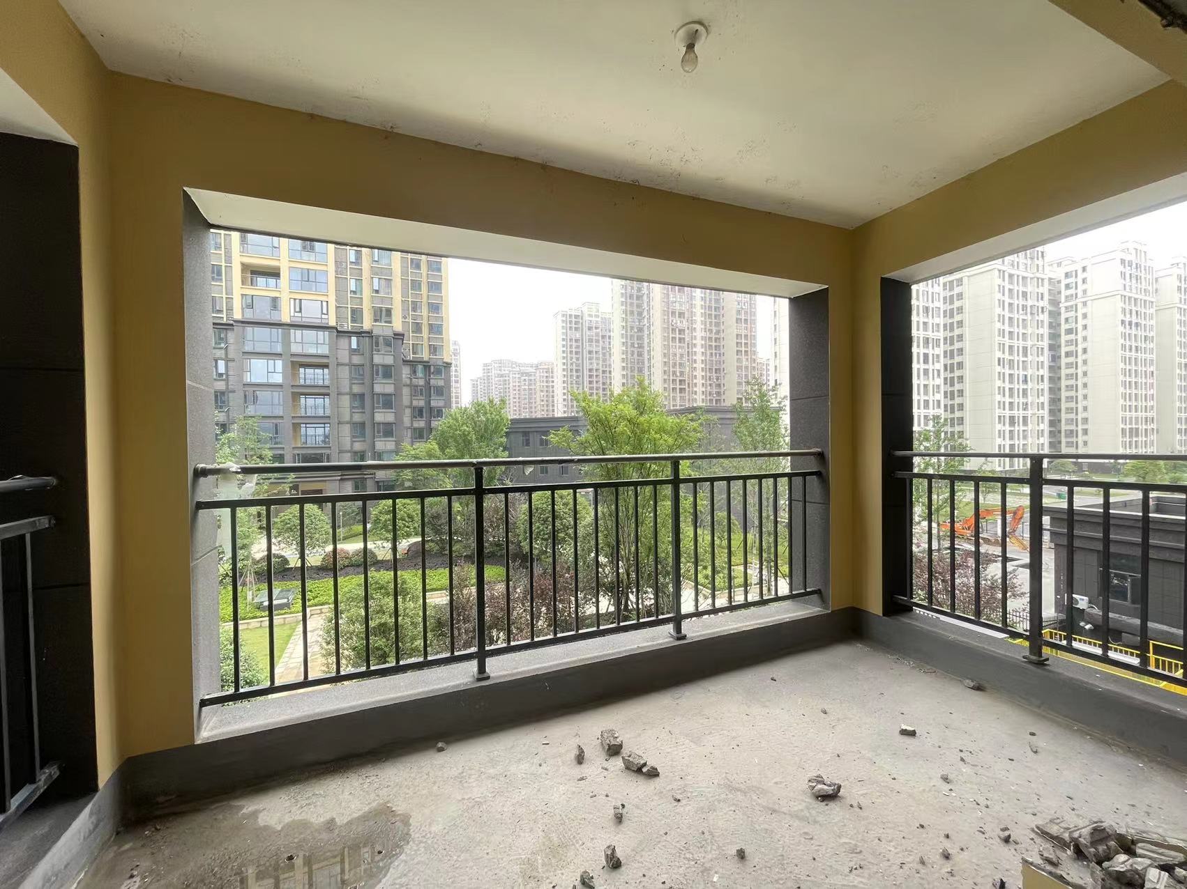 春藤公馆 3室2厅2卫 69.8万 春藤公馆 3室2厅2卫 69.8万客厅