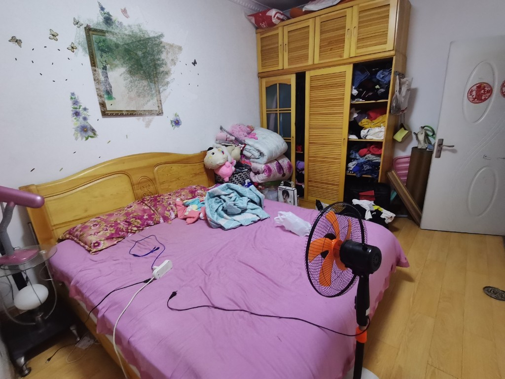 八角亭 3室2厅1卫 45.0万 八角亭 3室2厅1卫 45.0万客厅