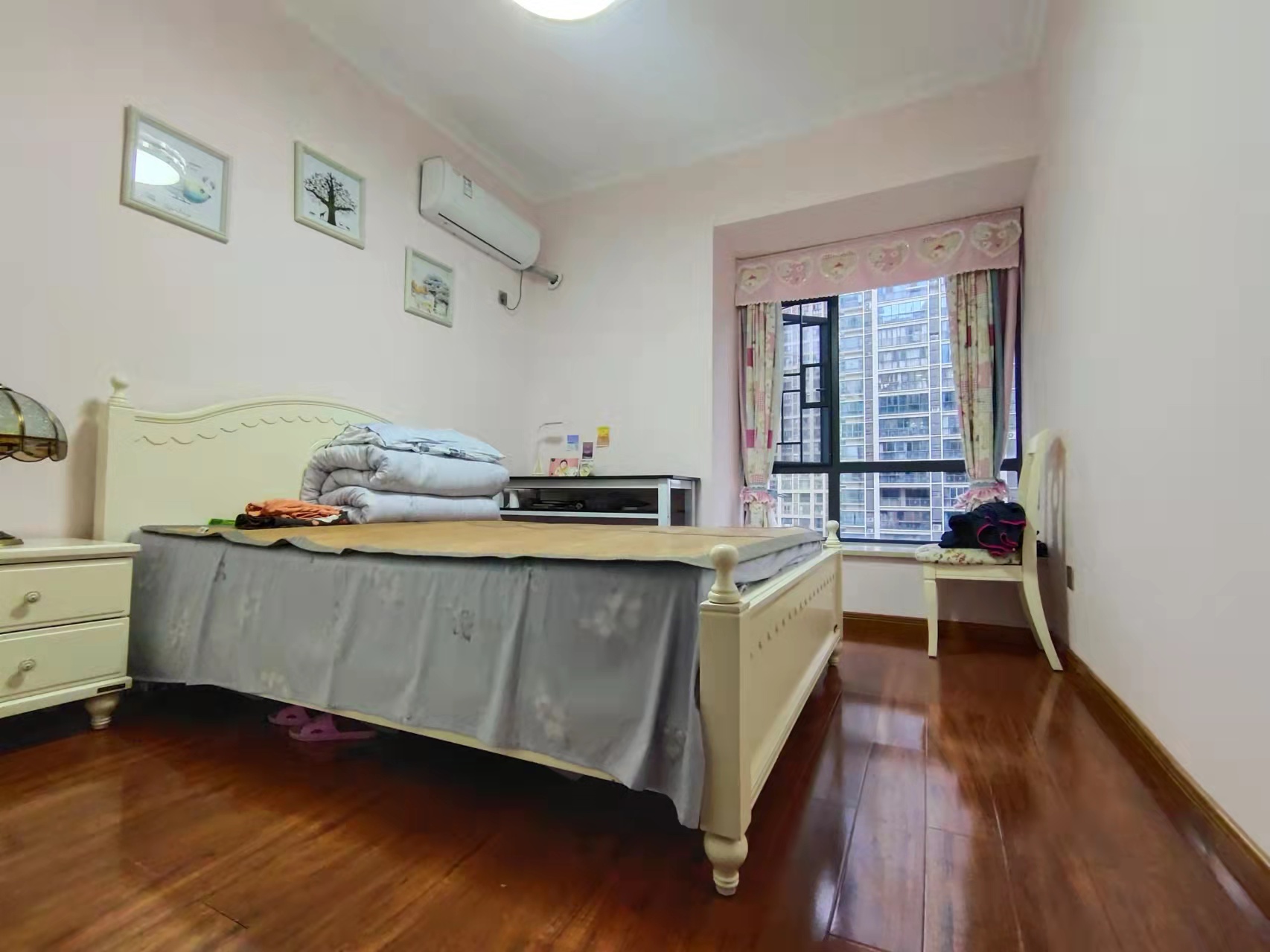 华晨御园 3室2厅1卫 116.8万 华晨御园 3室2厅1卫 116.8万客厅