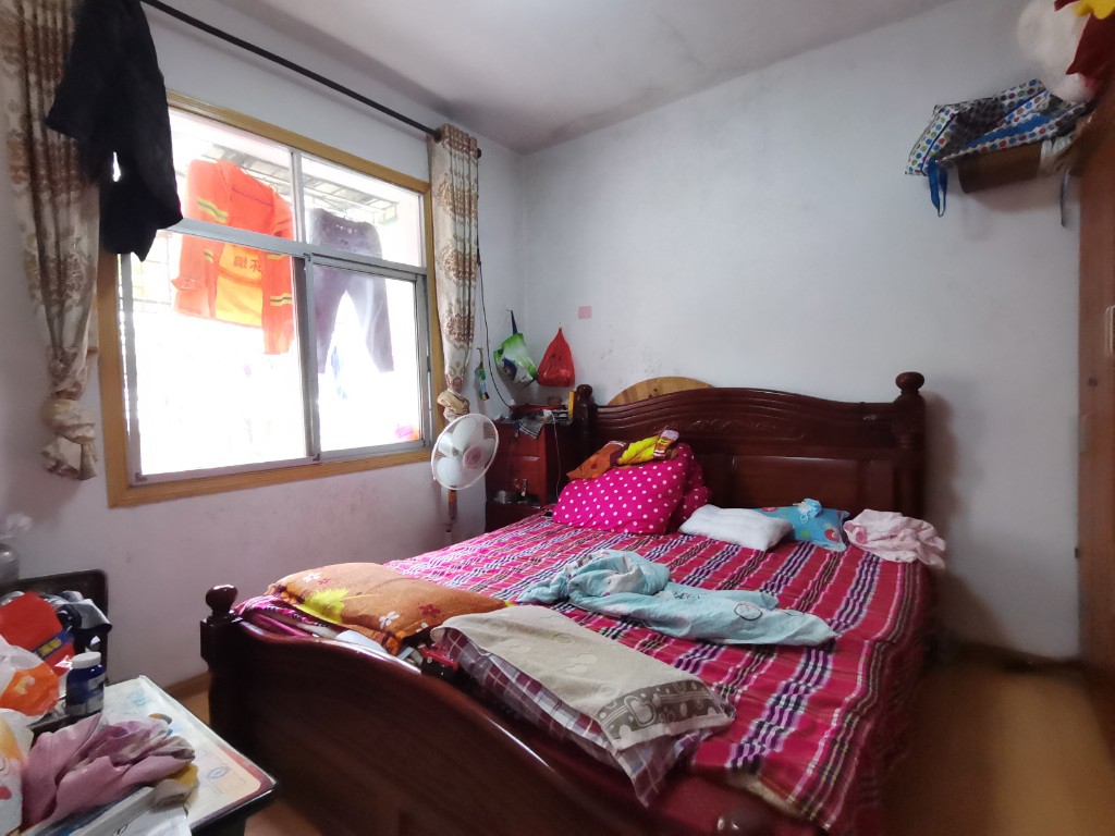 八角亭 3室2厅1卫 45.0万 八角亭 3室2厅1卫 45.0万客厅