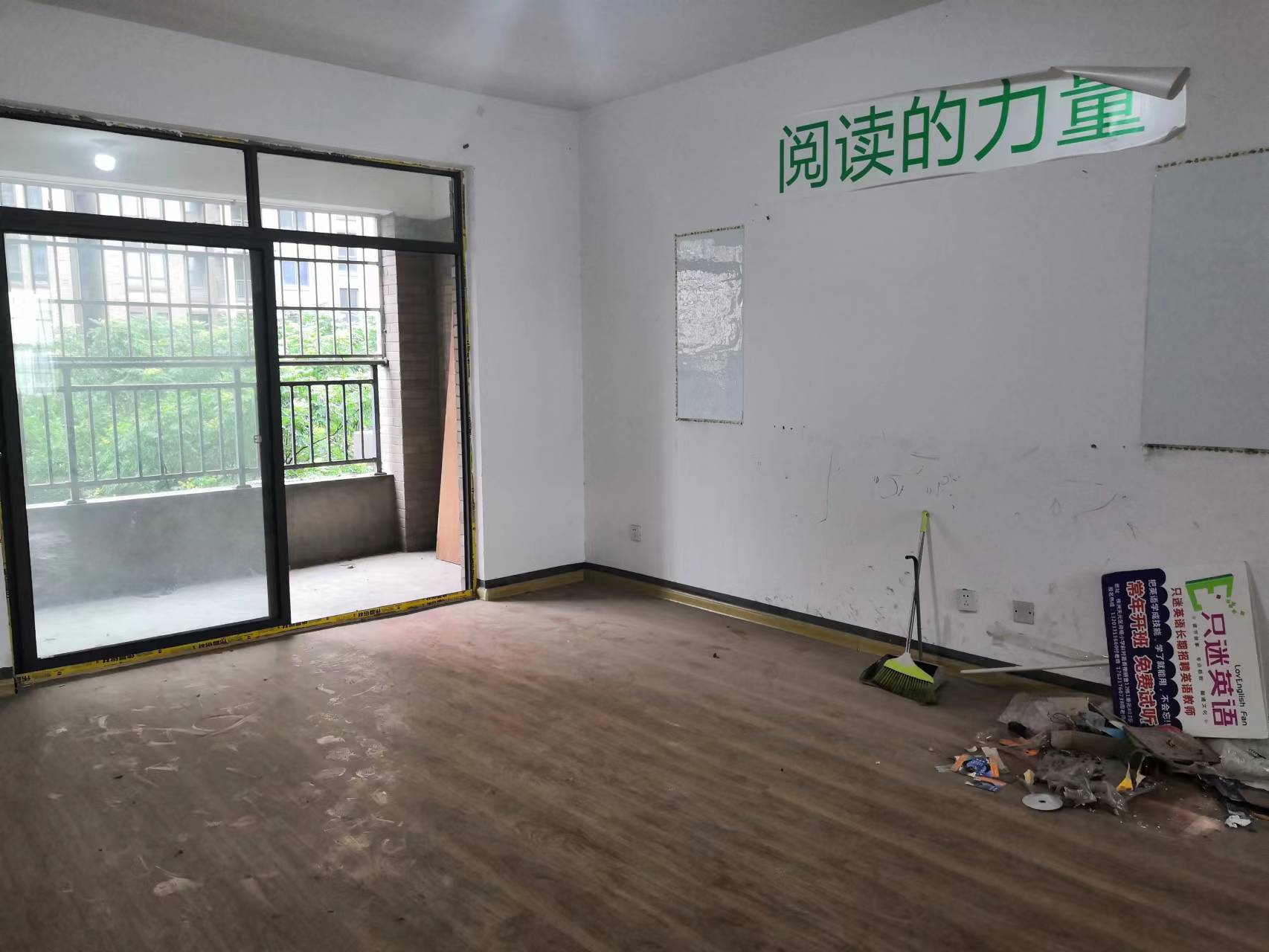 尚格名城万家理想  3室2厅2卫    60.8万 尚格名城万家理想  3室2厅2卫    60.8万客厅