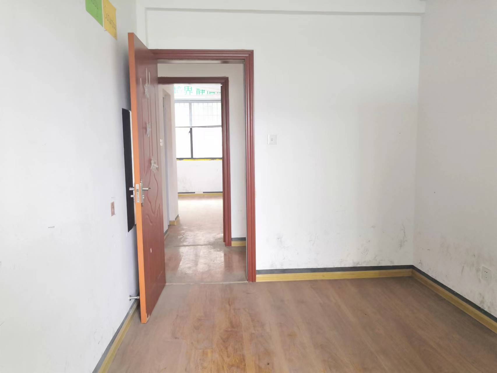 尚格名城万家理想  3室2厅2卫    60.8万 尚格名城万家理想  3室2厅2卫    60.8万客厅