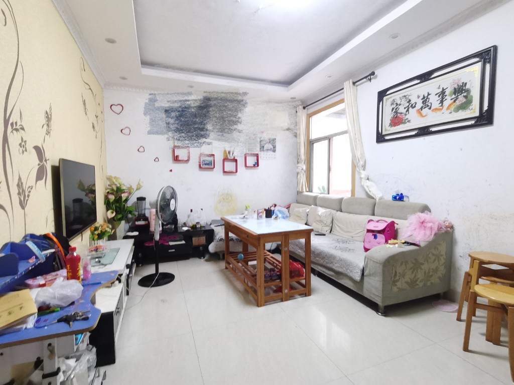 八角亭 3室2厅1卫 45.0万 八角亭 3室2厅1卫 45.0万客厅