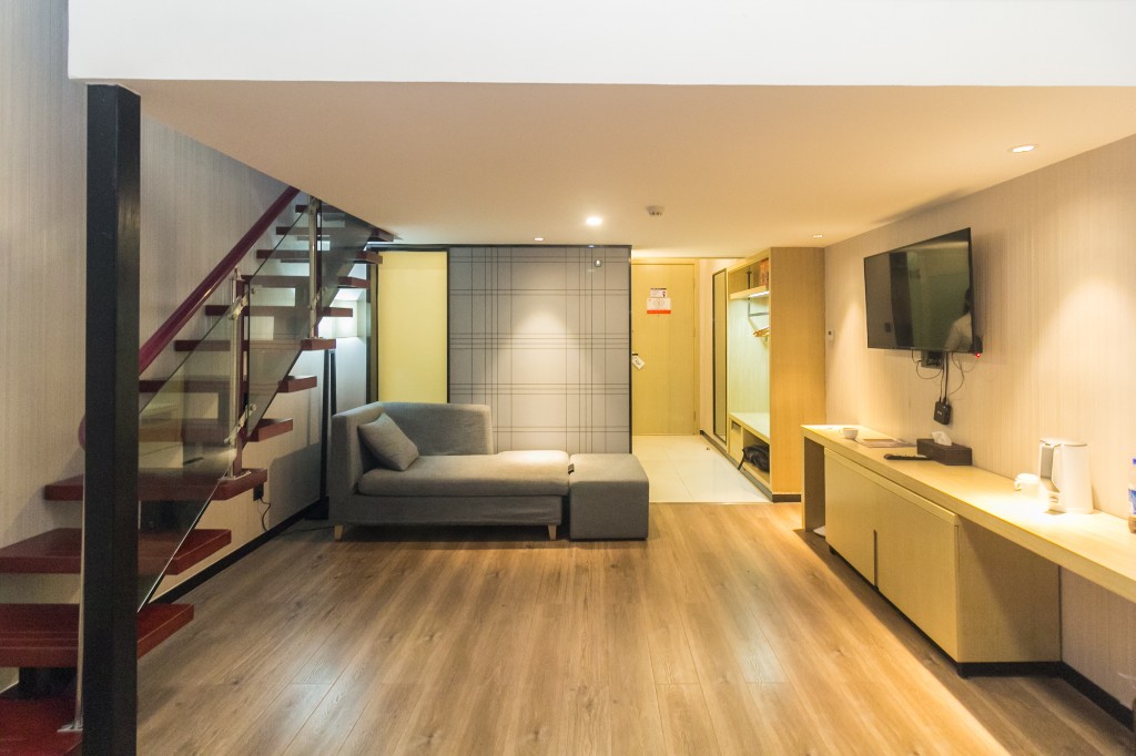 MOMA当代广场 1室1厅1卫 34.98万 MOMA当代广场 1室1厅1卫 34.98万客厅