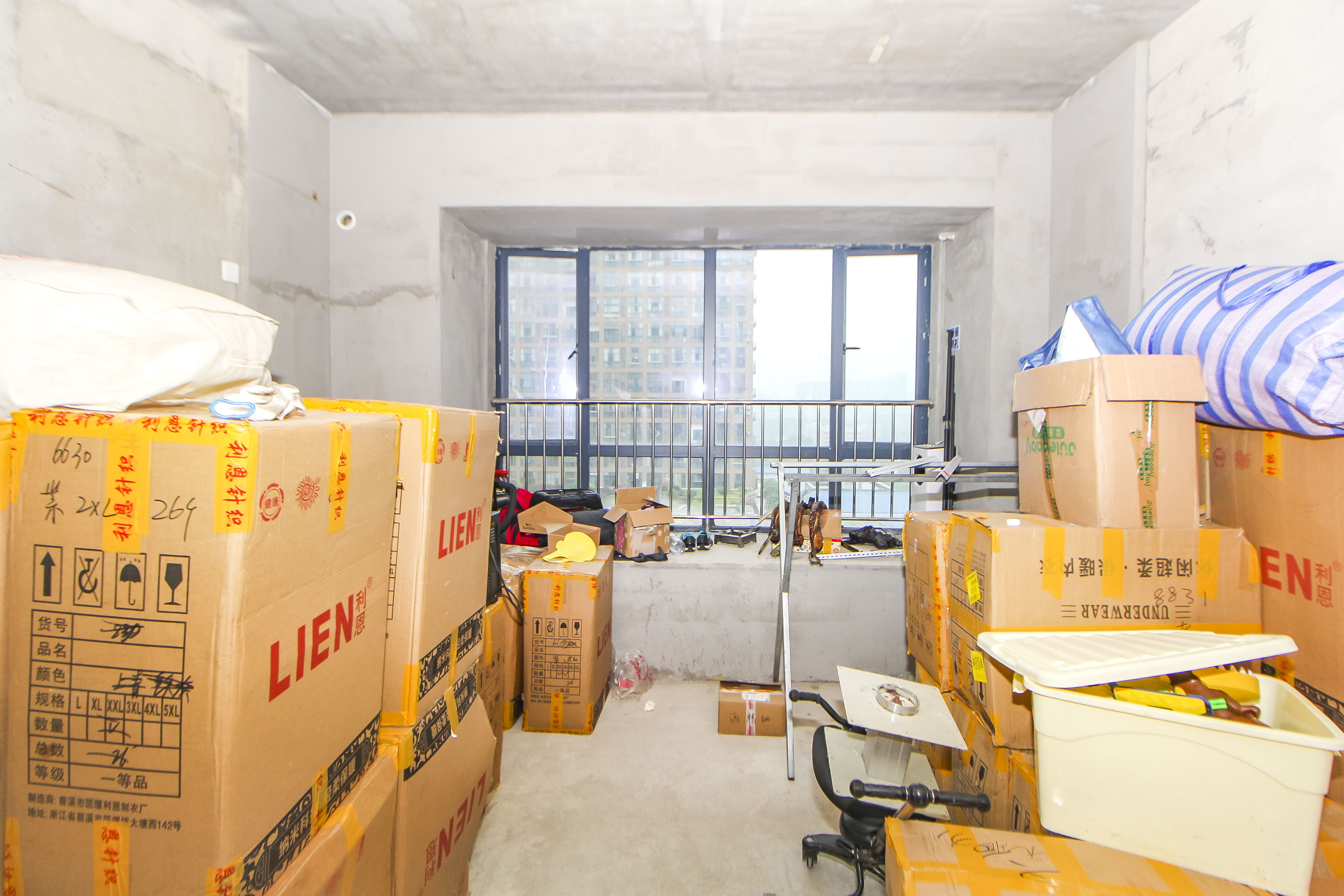 洋湖时代  1室1厅1卫   30.00万