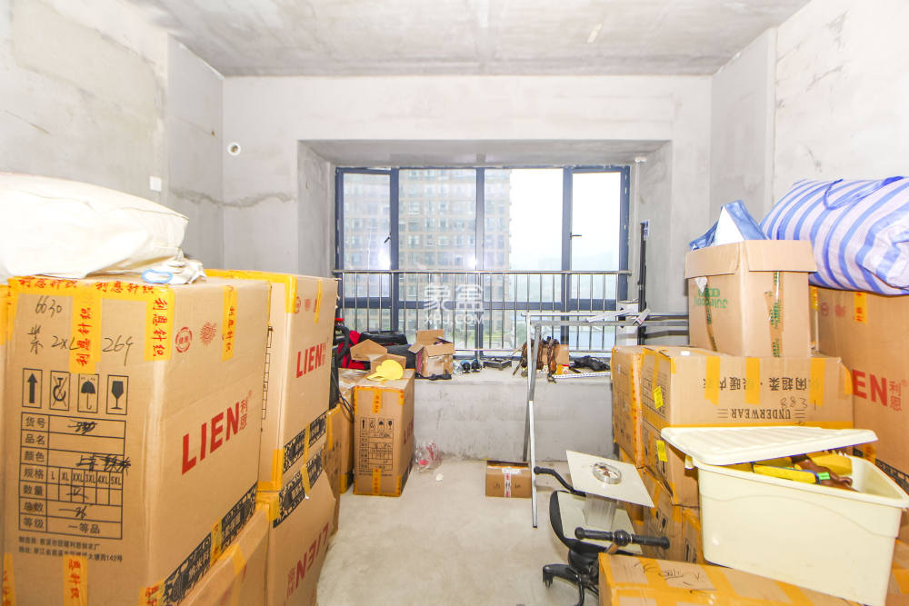 洋湖时代  1室1厅1卫   30.00万