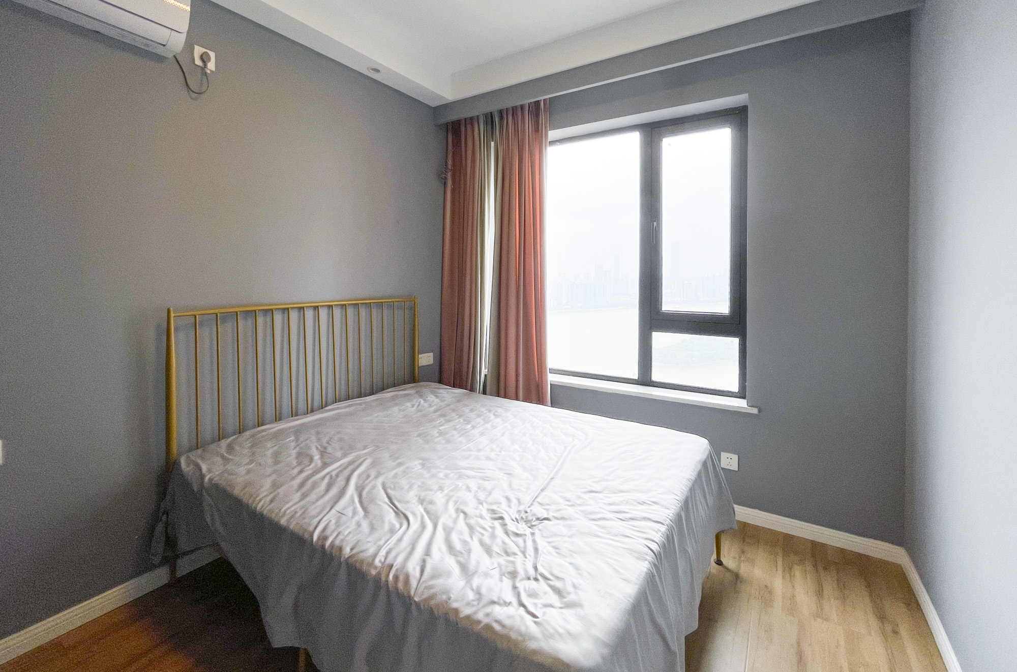 世茂外滩里(世茂铂翠湾三期) 3室2厅1卫 195.0万 世茂外滩里(世茂铂翠湾三期) 3室2厅1卫 195.0万卧室