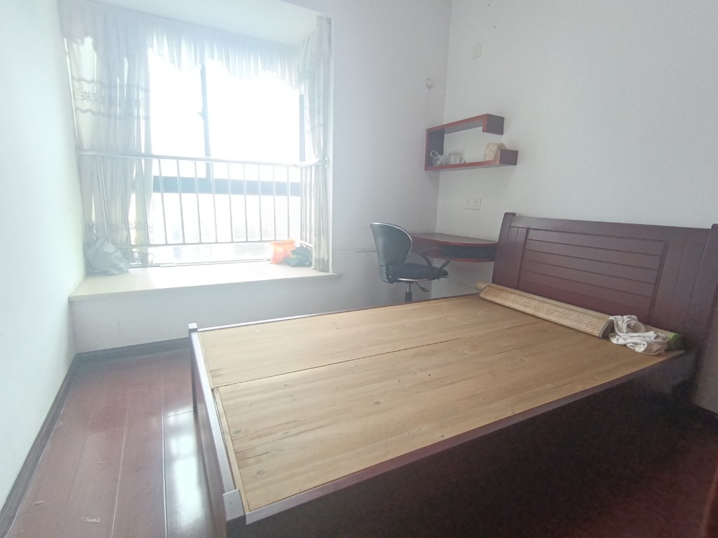 经世皇城 3室2厅2卫 100.0万 经世皇城 3室2厅2卫 100.0万客厅