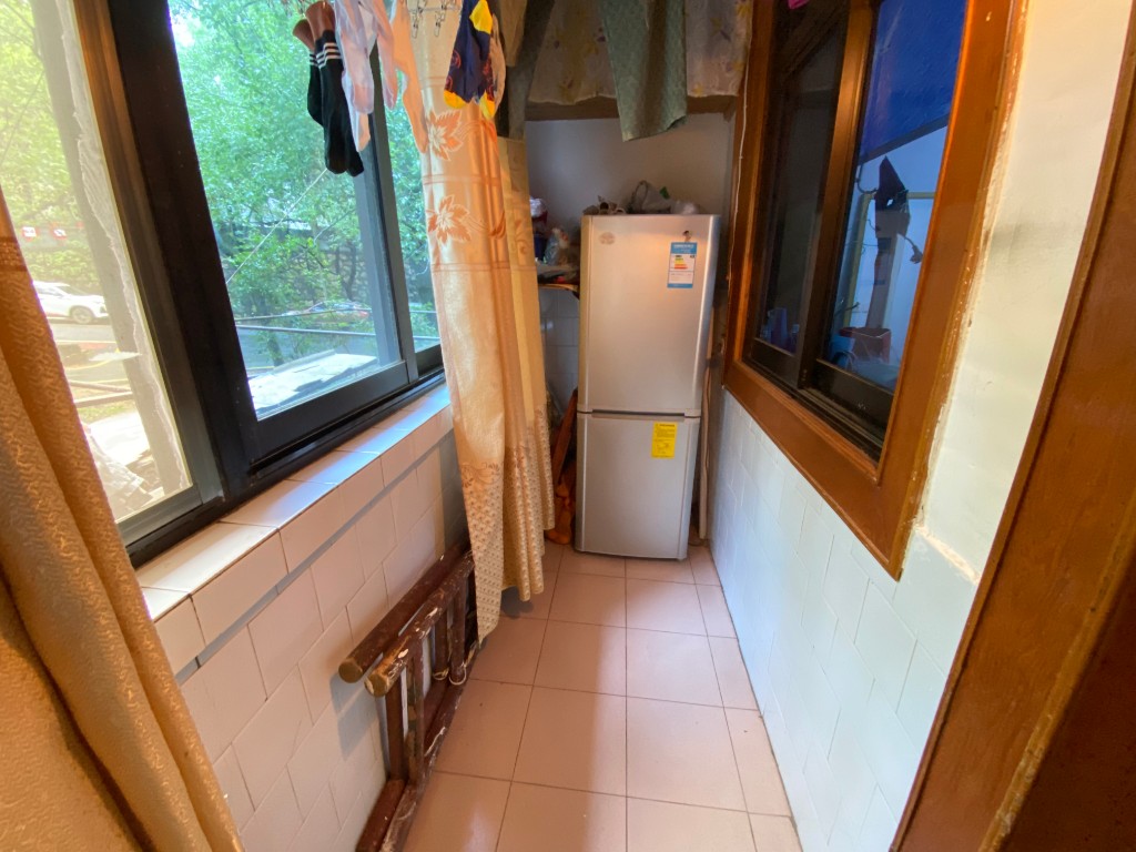 果园区 2室2厅1卫 20.0万 果园区 2室2厅1卫 20.0万客厅