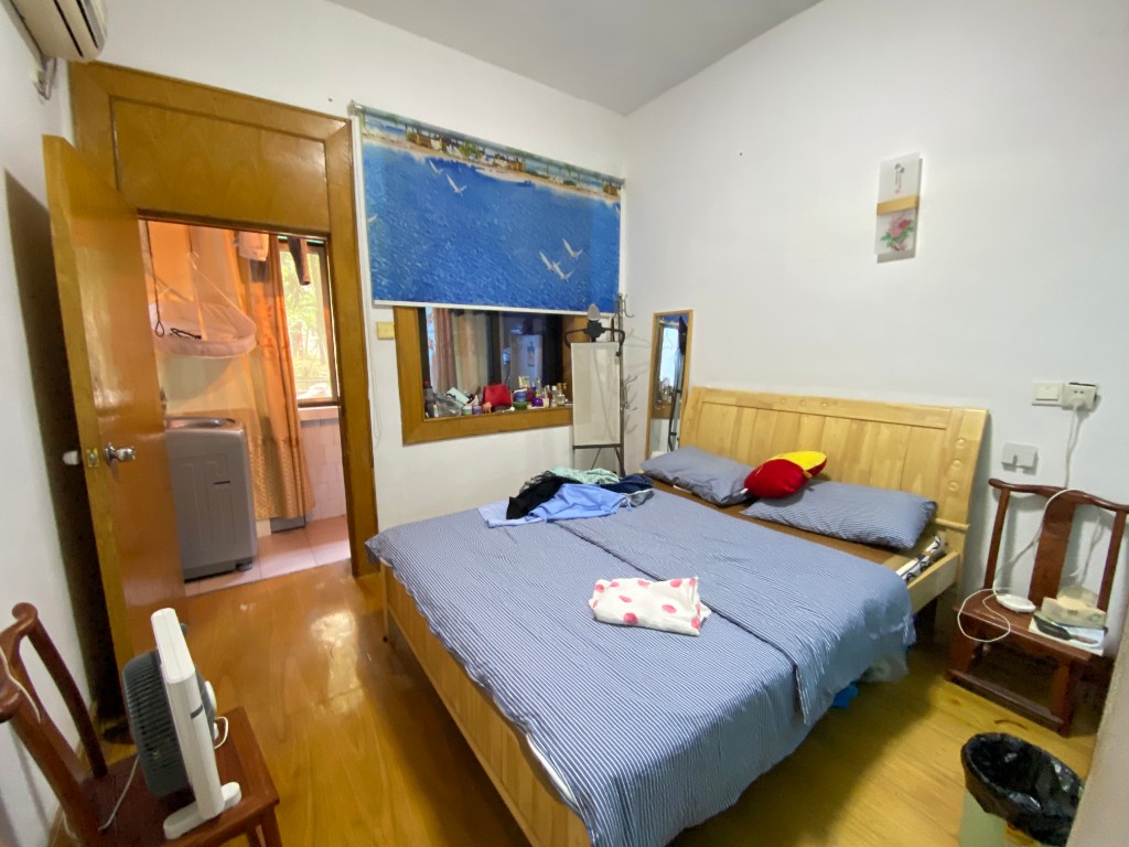 果园区 2室2厅1卫 20.0万 果园区 2室2厅1卫 20.0万客厅