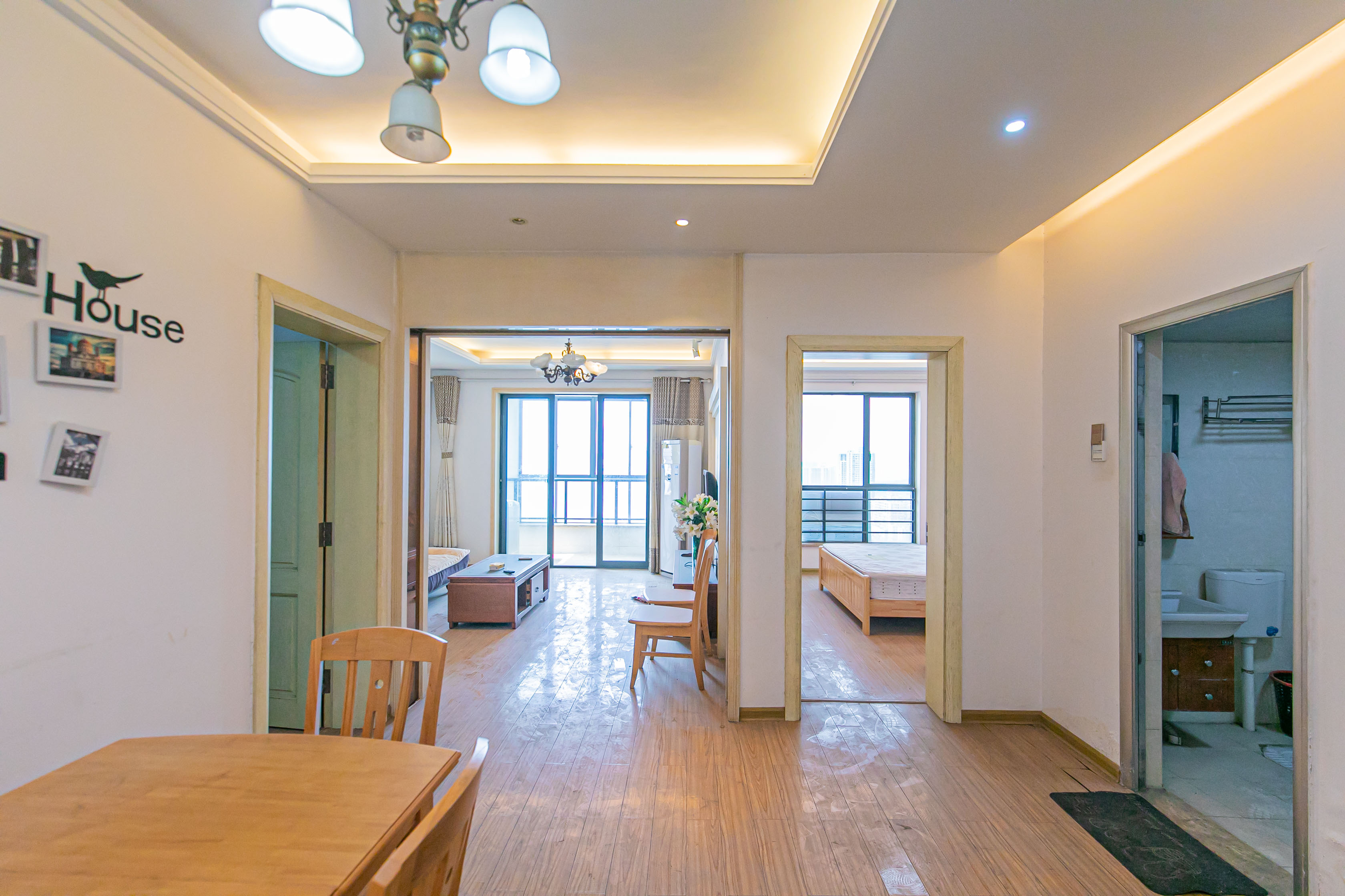 尚城 2室2厅1卫 85.0万 尚城 2室2厅1卫 85.0万客厅