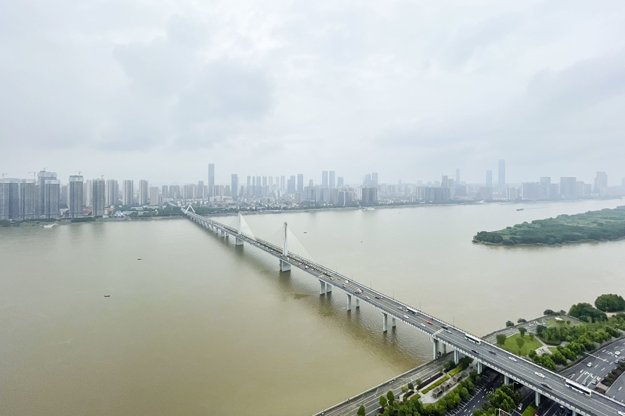 世茂外滩里(世茂铂翠湾三期) 3室2厅1卫 195.0万 世茂外滩里(世茂铂翠湾三期) 3室2厅1卫 195.0万阳台