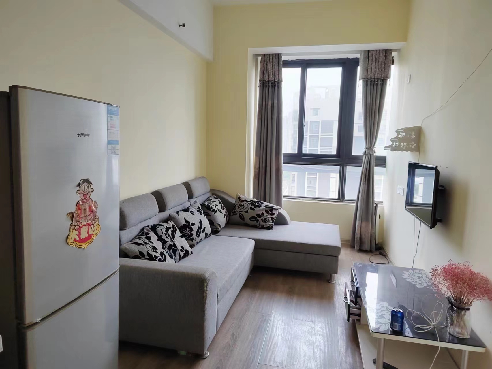 印象华都  1室1厅1卫    23.8万 印象华都  1室1厅1卫    23.8万客厅