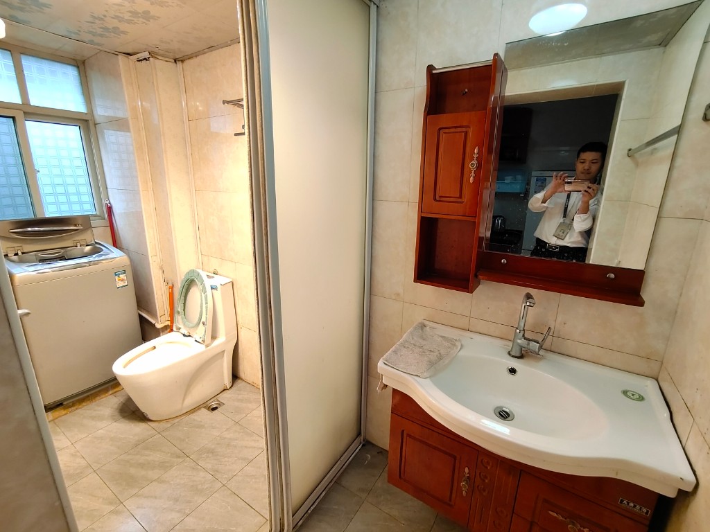 天鹅花园 2室1厅1卫 29.5万 天鹅花园 2室1厅1卫 29.5万客厅