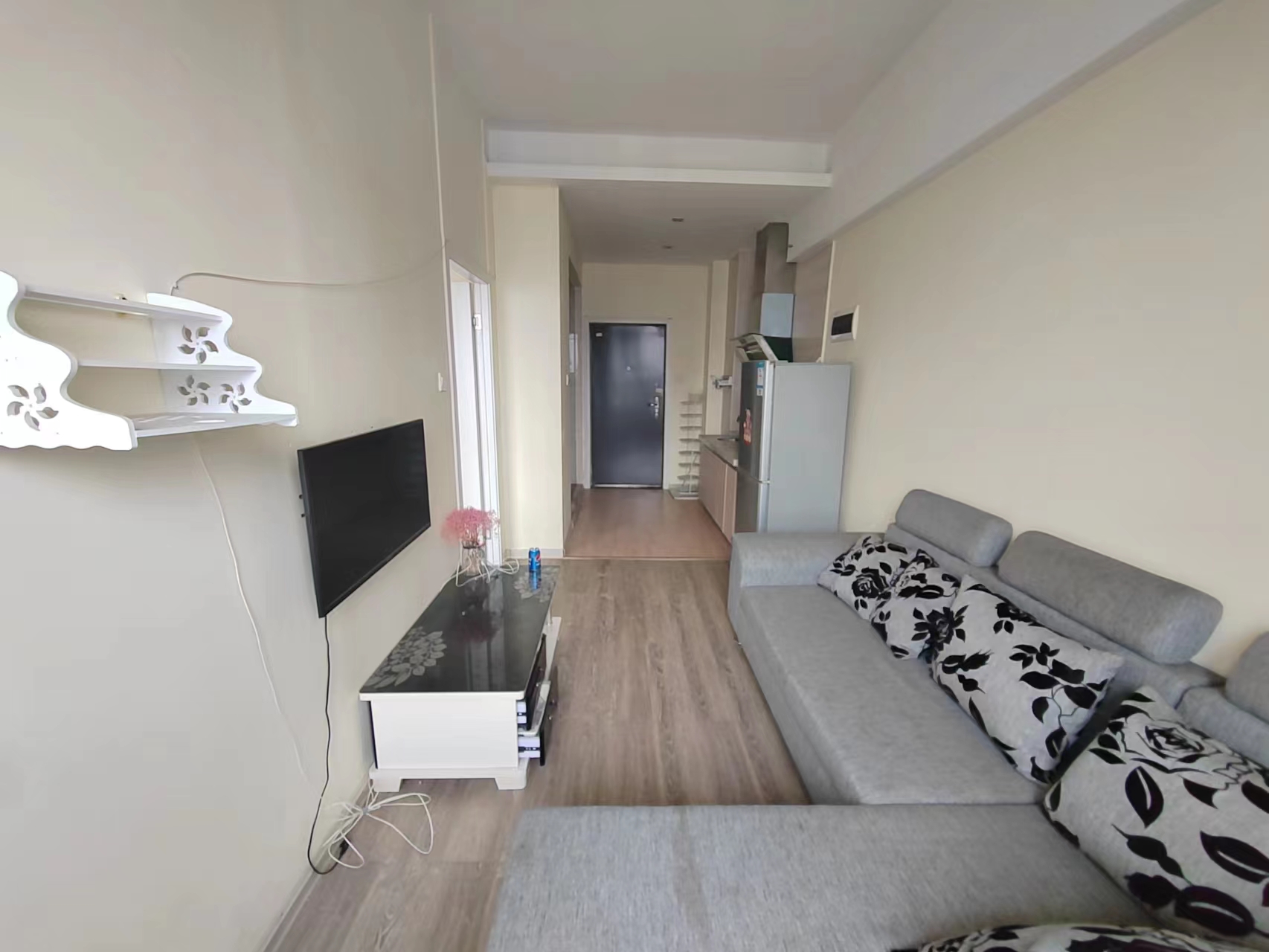 印象华都  1室1厅1卫    23.8万 印象华都  1室1厅1卫    23.8万客厅