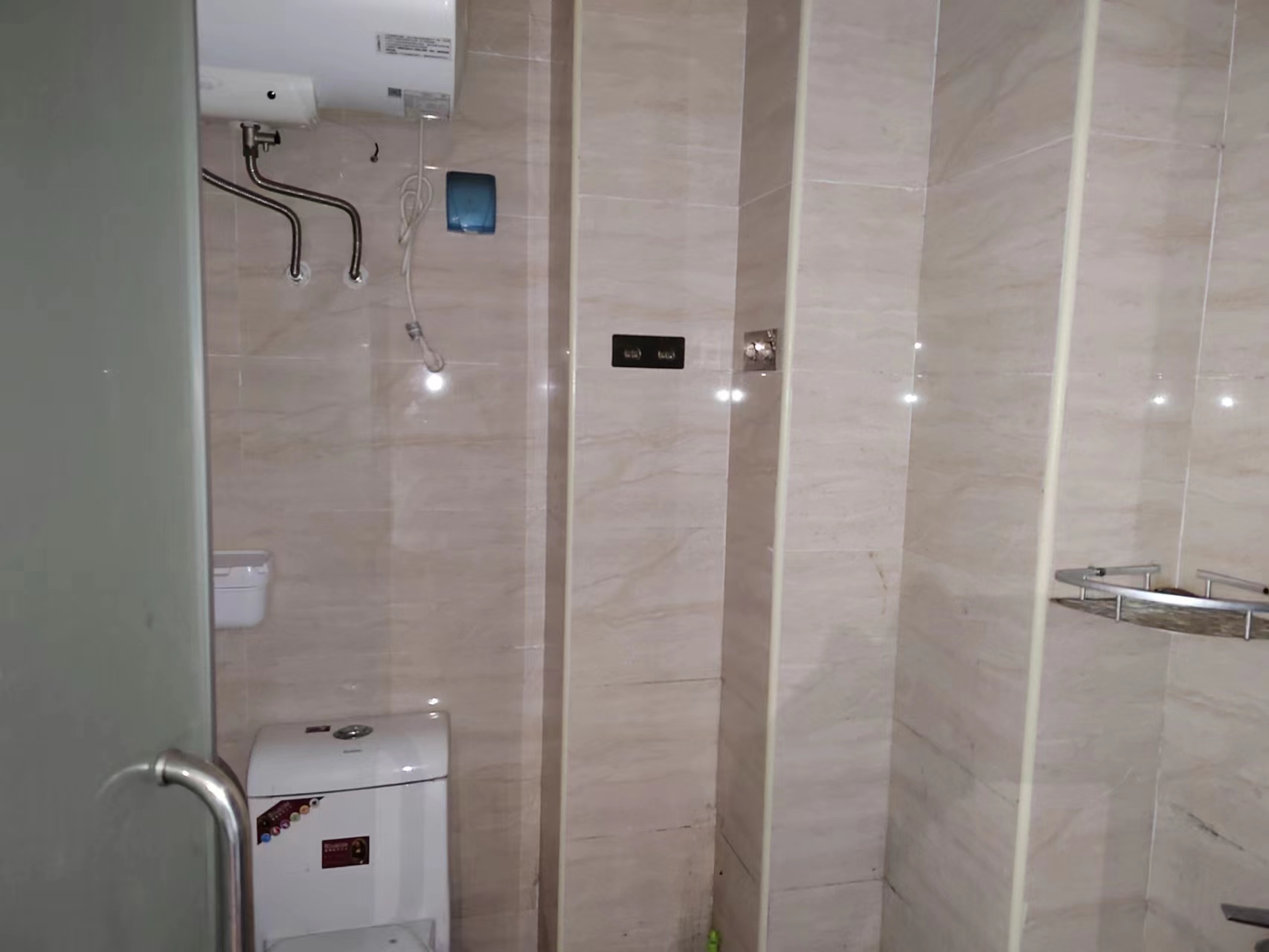 印象华都  1室1厅1卫    23.8万 印象华都  1室1厅1卫    23.8万客厅