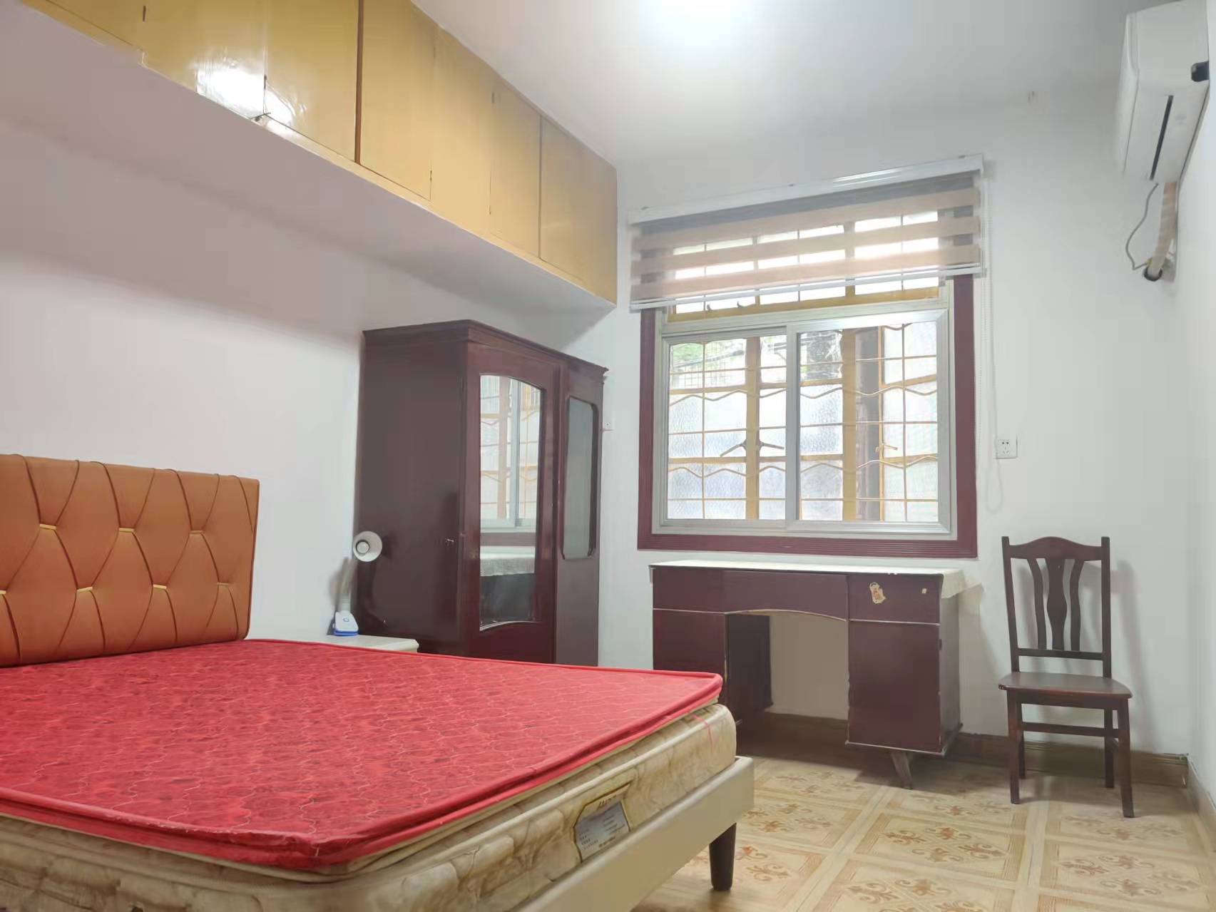 操坪社区  2室1厅1卫    27.8万 操坪社区  2室1厅1卫    27.8万客厅