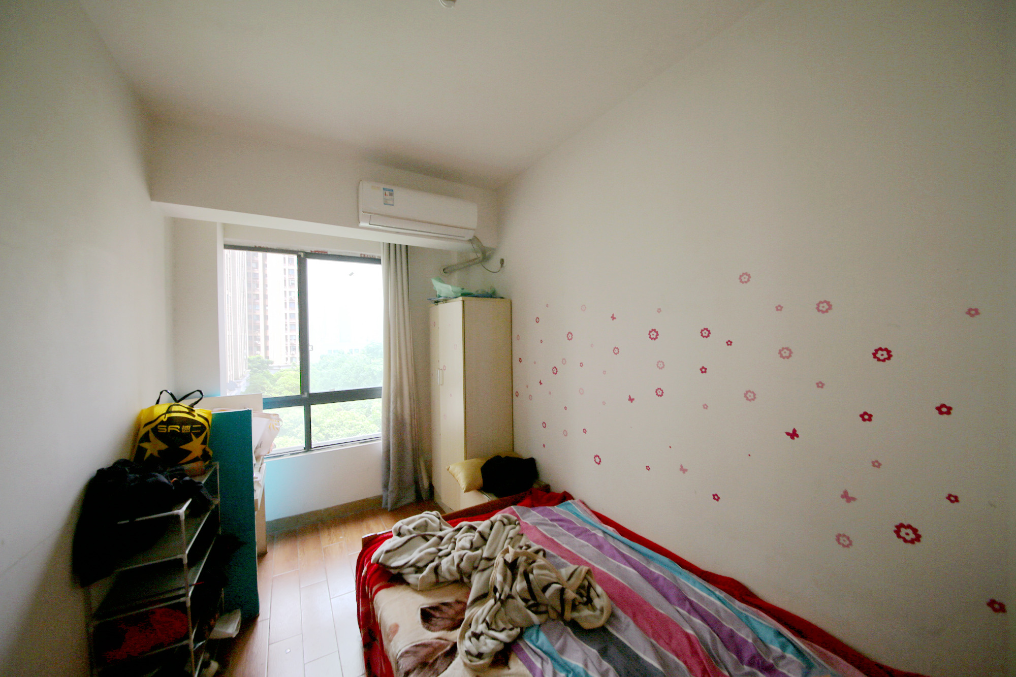 嘉宇盛世华章  3室2厅1卫    100.0万卧室