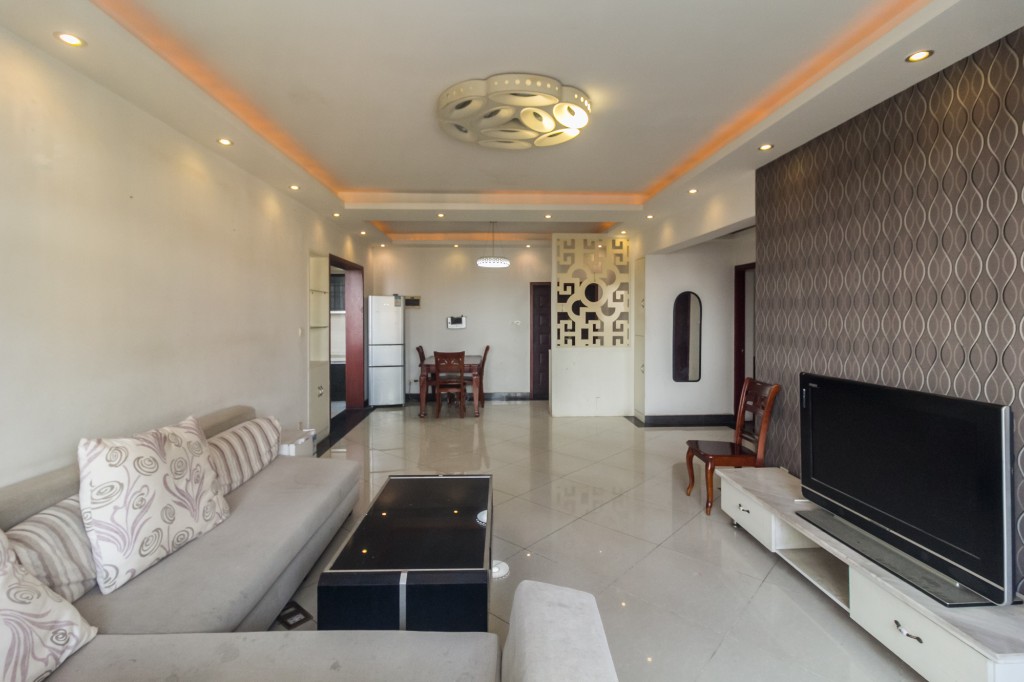 广角之恋(睿智园) 2室2厅1卫 55.0万 广角之恋(睿智园) 2室2厅1卫 55.0万客厅