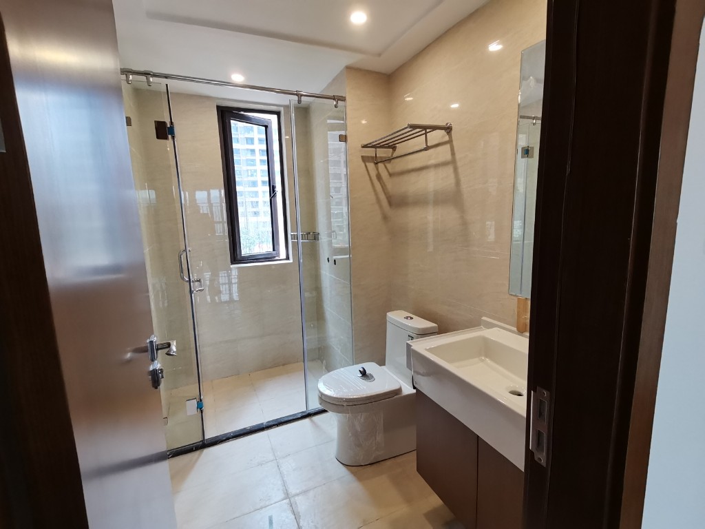 翡翠公园(北大资源) 4室2厅2卫 112.0万 翡翠公园(北大资源) 4室2厅2卫 112.0万客厅