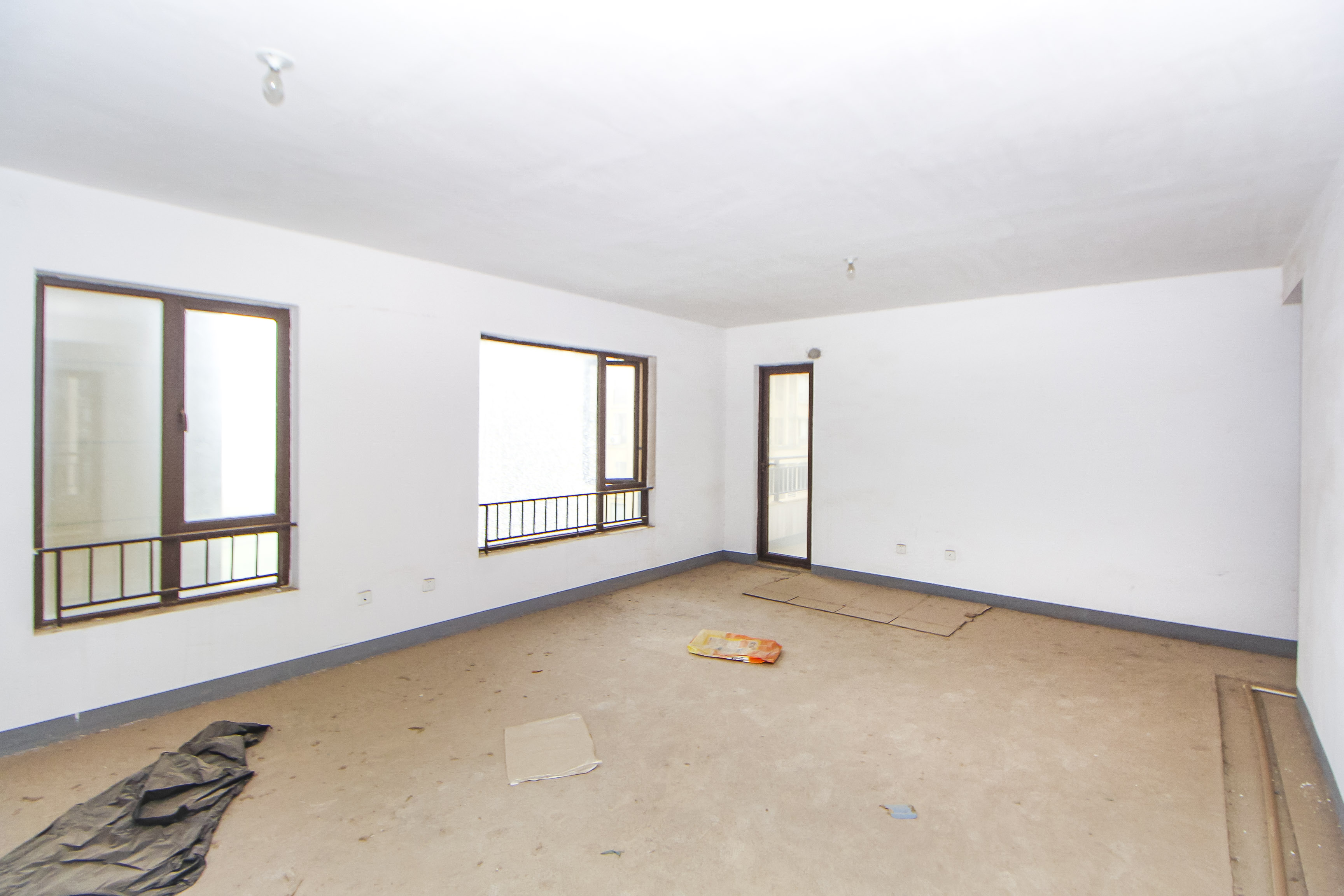 华润橡树湾  3室2厅2卫    112.0万其他