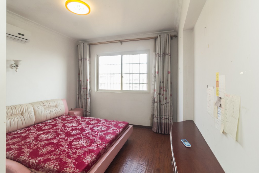 广角之恋（睿智园）  2室2厅1卫    55.0万卧室