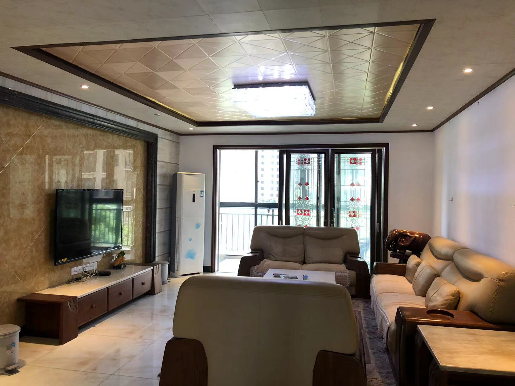 龙腾国际 5室2厅1卫 123.0万 龙腾国际 5室2厅1卫 123.0万客厅