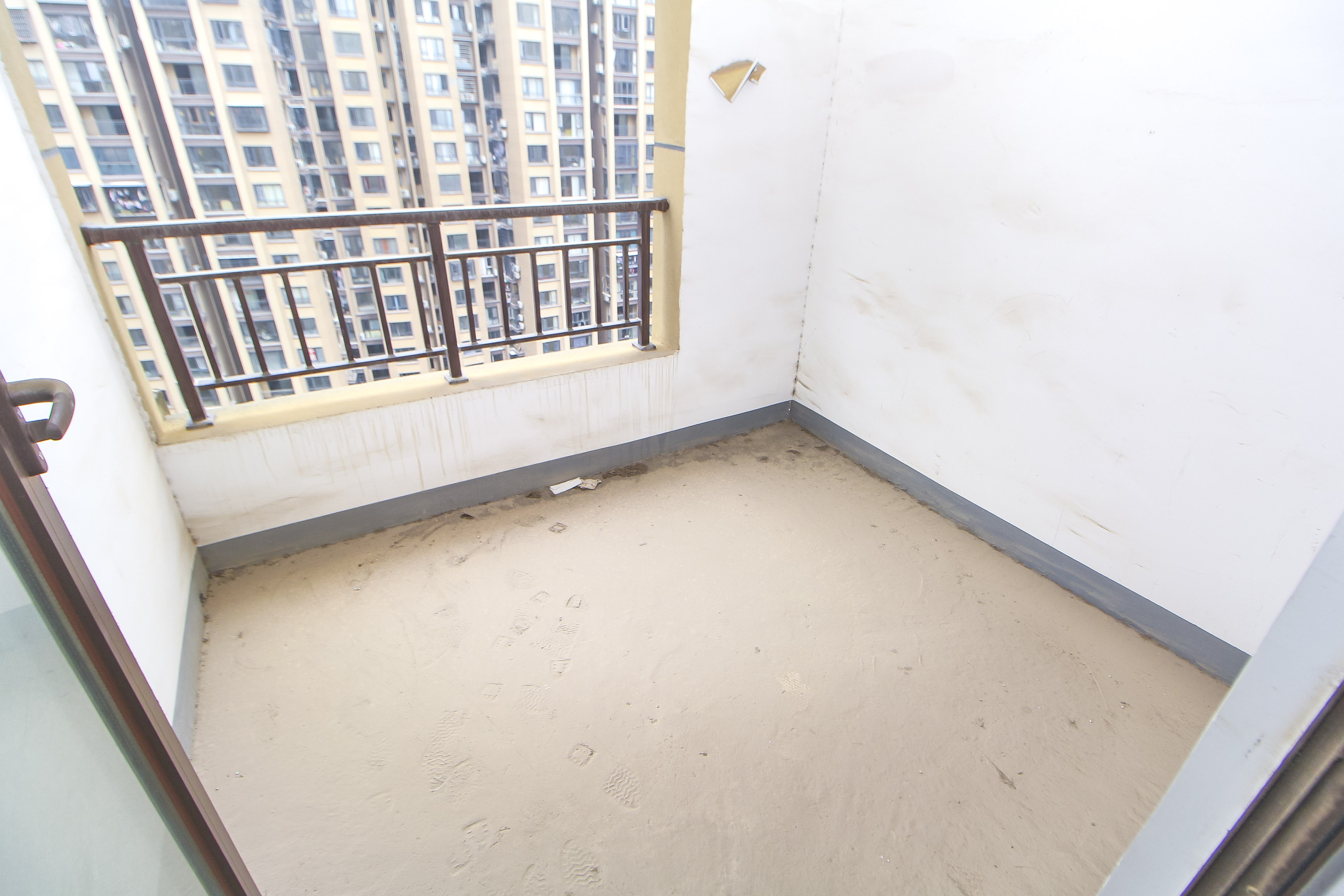 华润橡树湾  3室2厅2卫    112.0万其他